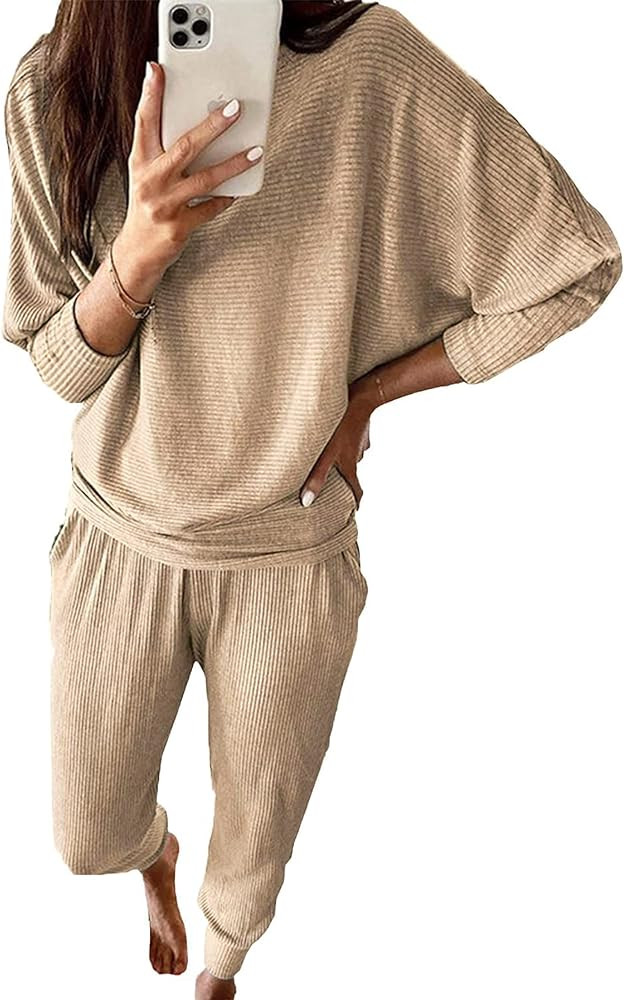 PRETTYGARDEN Women's Fashion Outfits 2 Piece Sweatsuit Solid Color Long Sleeve Pullover Long Pant... | Amazon (US)