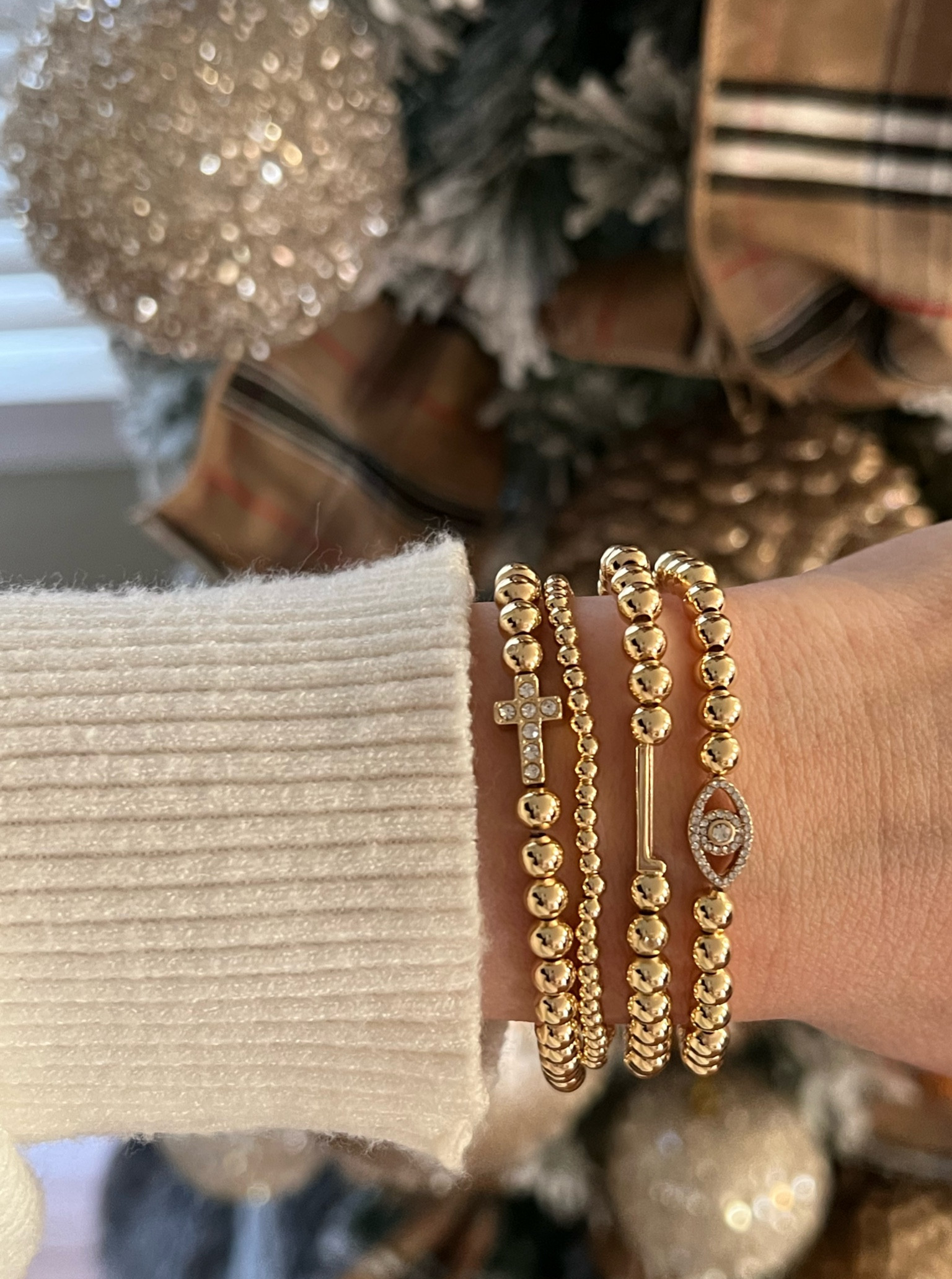 $10 bracelets + 30% off the entire site 
.
Black Friday, sale, bauble bar, bracelets, gift idea, under $10, jewelry, stackable bracelets 

#LTKsalealert #LTKGiftGuide