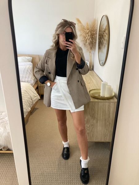 Obsessed with this SKIRT!! This is such a cute fit!!

Blazer and Skirt From @petalandpup!
Use code ‘LUCY20” for 20% off petal and pup!!

Loafers are from Aliexpress! I cant tag them but have a look at my playlist on tiktok for ‘Bougie on a Budget’



#LTKstyletip #LTKaustralia #LTKshoecrush