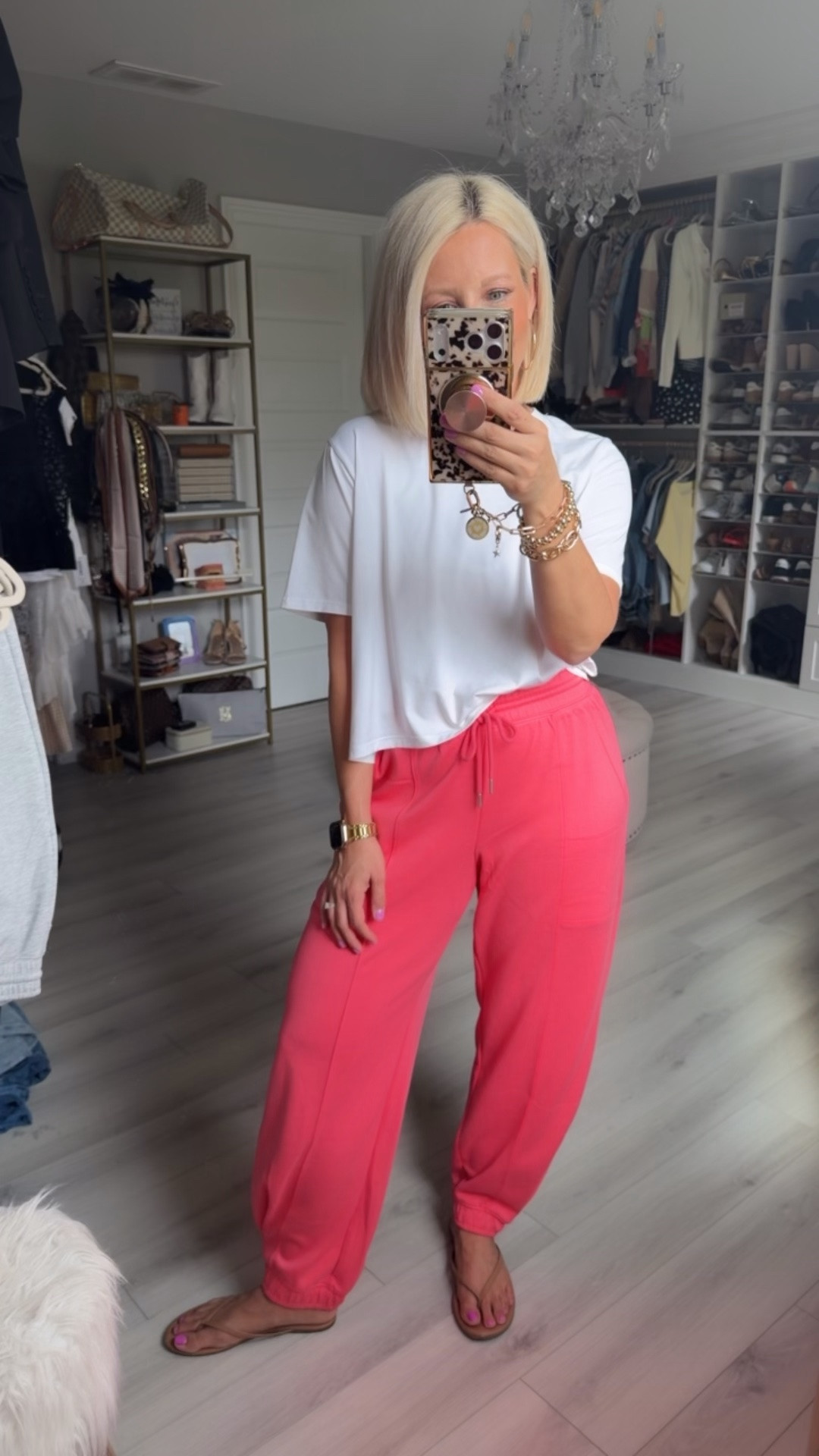 I love these joggers so when I saw the new colors I grabbed them ASAP!!! I love the fit and the scuba knit material!!
⬇️⬇️⬇️
Joggers small
Top medium

#LTKSaleAlert #LTKSeasonal #LTKmomlife