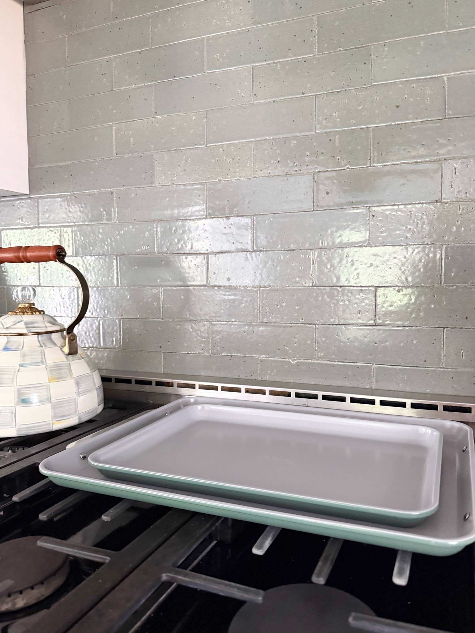 Good baking sheets make such a difference in the kitchen. These are sturdy, easy to clean and great for everything from weeknight dinners to cookies.

baking sheets, sheet pans, kitchen essentials, bakeware, baking essentials, kitchen finds, cooking essentials, cookie sheets, home kitchen, everyday cooking, girlonthehudson

#LTKdayinmylife #LTKHome #LTKSeasonal