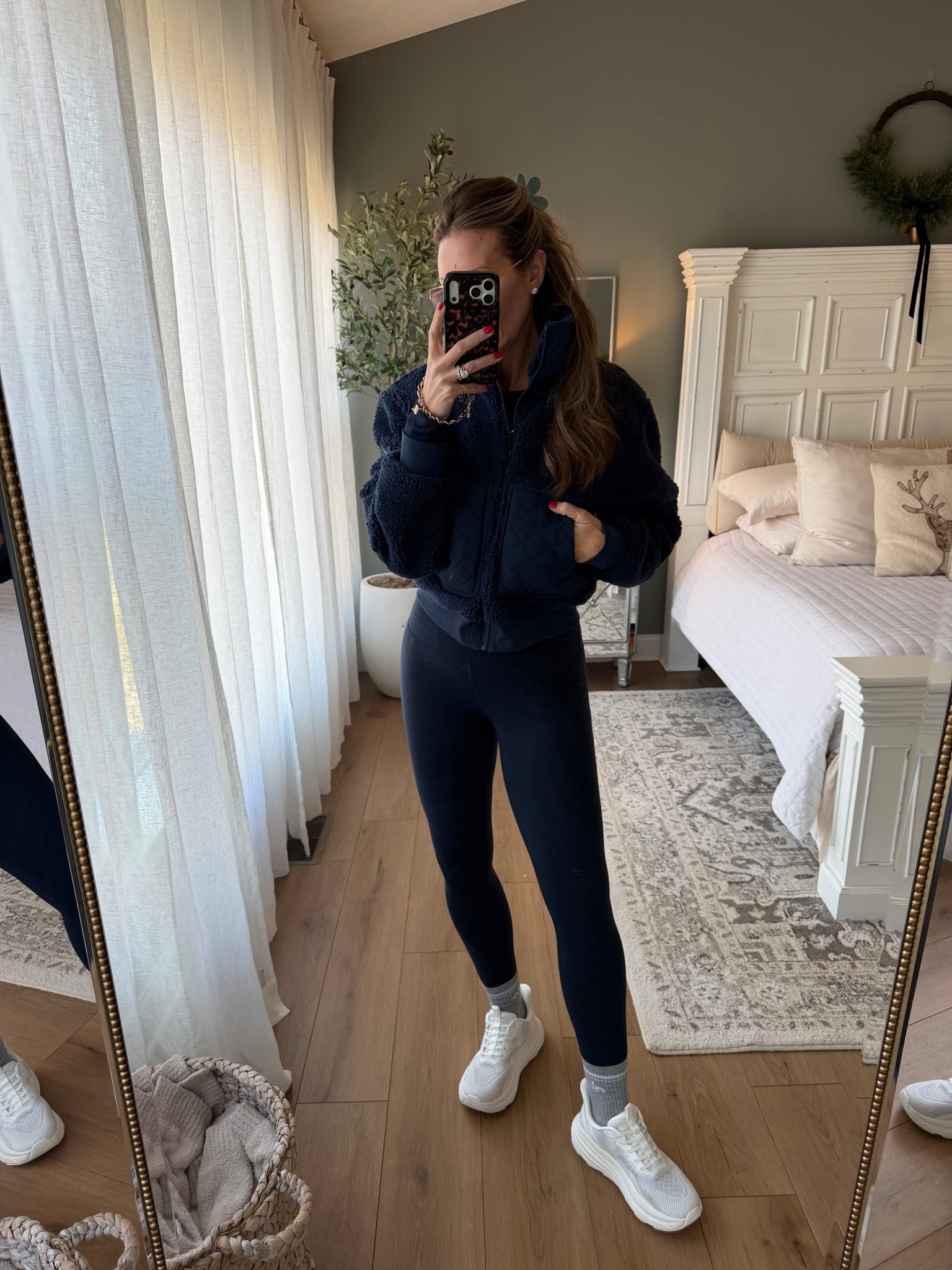 Today’s workout fit/ alo jacket I LOVEEEEE size medium linking similar save options /
Sz 8 lululemon items 

#LTKmomlife #LTKMidsize #LTKOver40