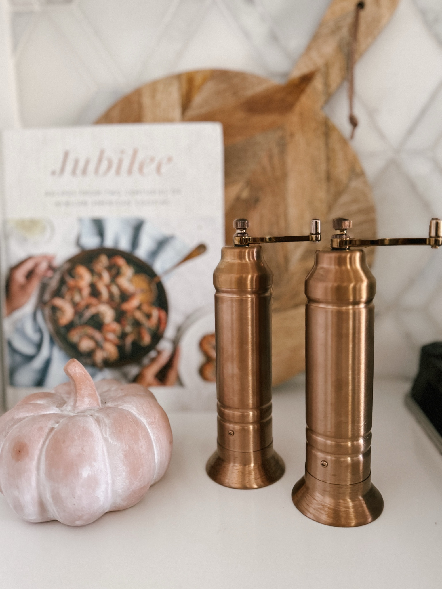 Kitchen finds
Salt and pepper shaker
Magnolia 
Target find
Thanksgiving table
Home 
Cookware 
Gift idea 

#LTKFamily #LTKHome #LTKGiftGuide