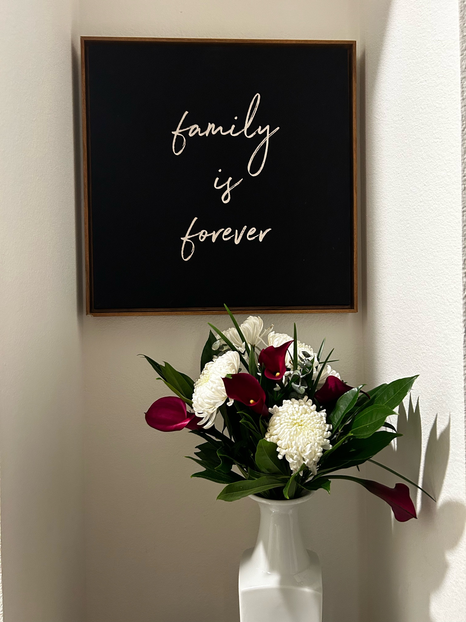 Large vases, fresh flowers, a special corners of my home. 🤍🤍🤍#LTKFindsUnder100

#LTKHome #LTKSeasonal