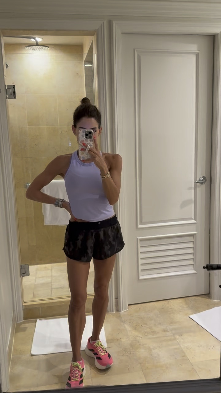 Stretchy lululemon tank workout shorts walking outfit athletic outfit Amazon finds

#LTKootd #LTKPetite #LTKActive