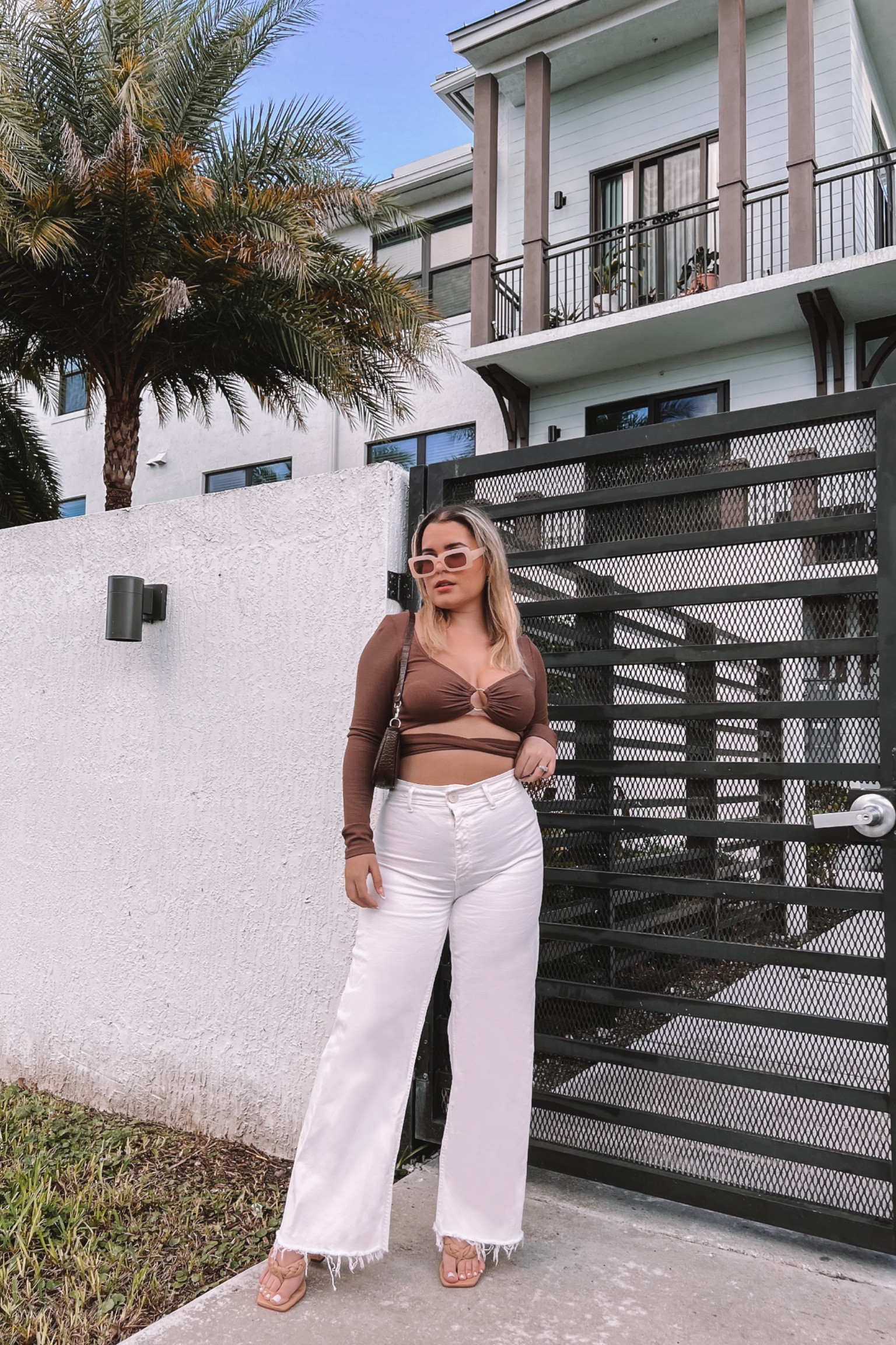 Neutral tones 🤎
.
.
ootdfashion, zarajeans, zarafashion, zarawoman, zaraoutfits, simplestyle, casualstyle, casualoutfits, everydayoutfit, neutralstyle, neutraloutfit, corsettop, styleinspo, styleblogger

#LTKunder50 #LTKstyletip #LTKunder100