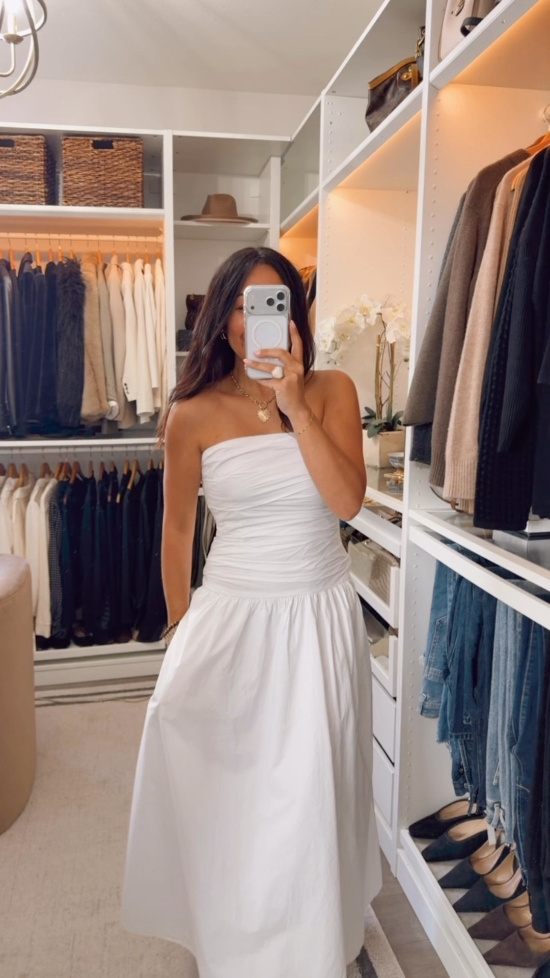 Wow, this poplin dress is flattering. Modern drop waist with side pockets- comes in multiple colors. 

Gap is currently having their Summer Sale: 50% Off Select shorts, tees, and swim 6/23-7/2
Dress TTS

@Gap #GapPartner #howyouweargap