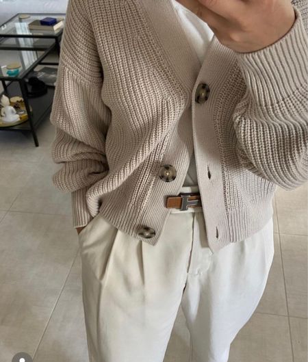Sucker for knits 
Knit outfit,transitional pieces, minimal style, neutral outfit, cardigans,fall outfit,work outfit 

#LTKeurope #LTKSeasonal #LTKstyletip