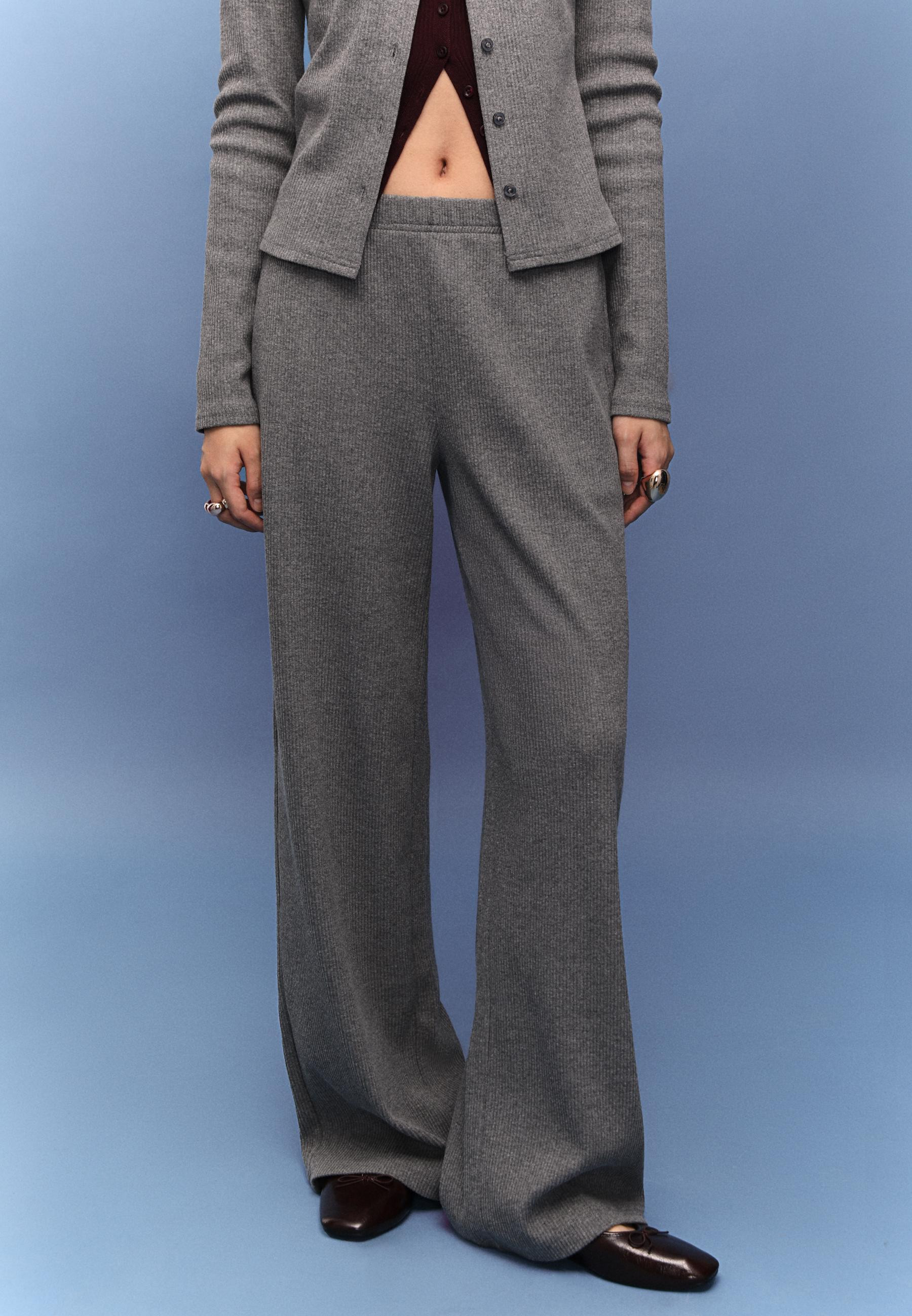 Knit trousers - Women's fashion | Stradivarius United Kingdom | Stradivarius (UK)