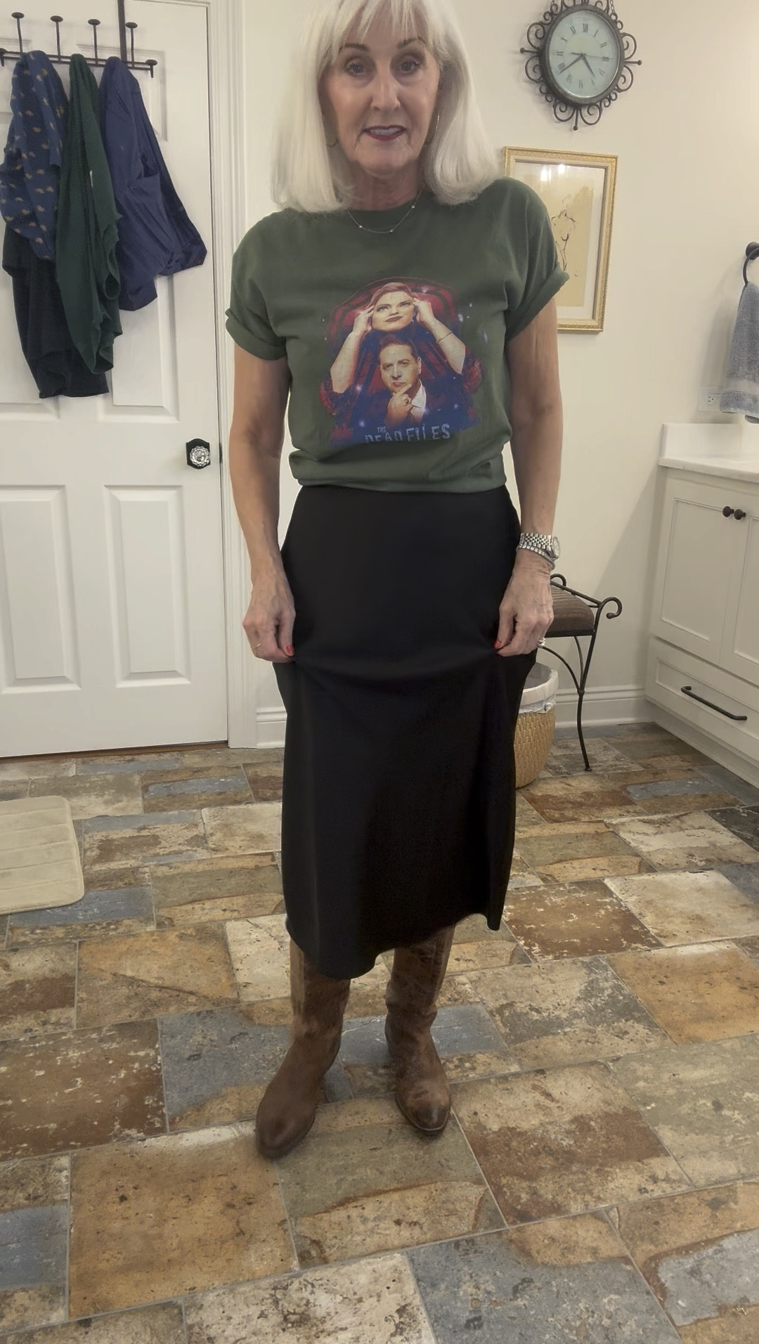 Mixing styles for an updated look! This is a graphic tee dream outfit! Style doesn’t need to cost a lot.  

#LTKFindsUnder100 #LTKStyleTip #LTKOver40