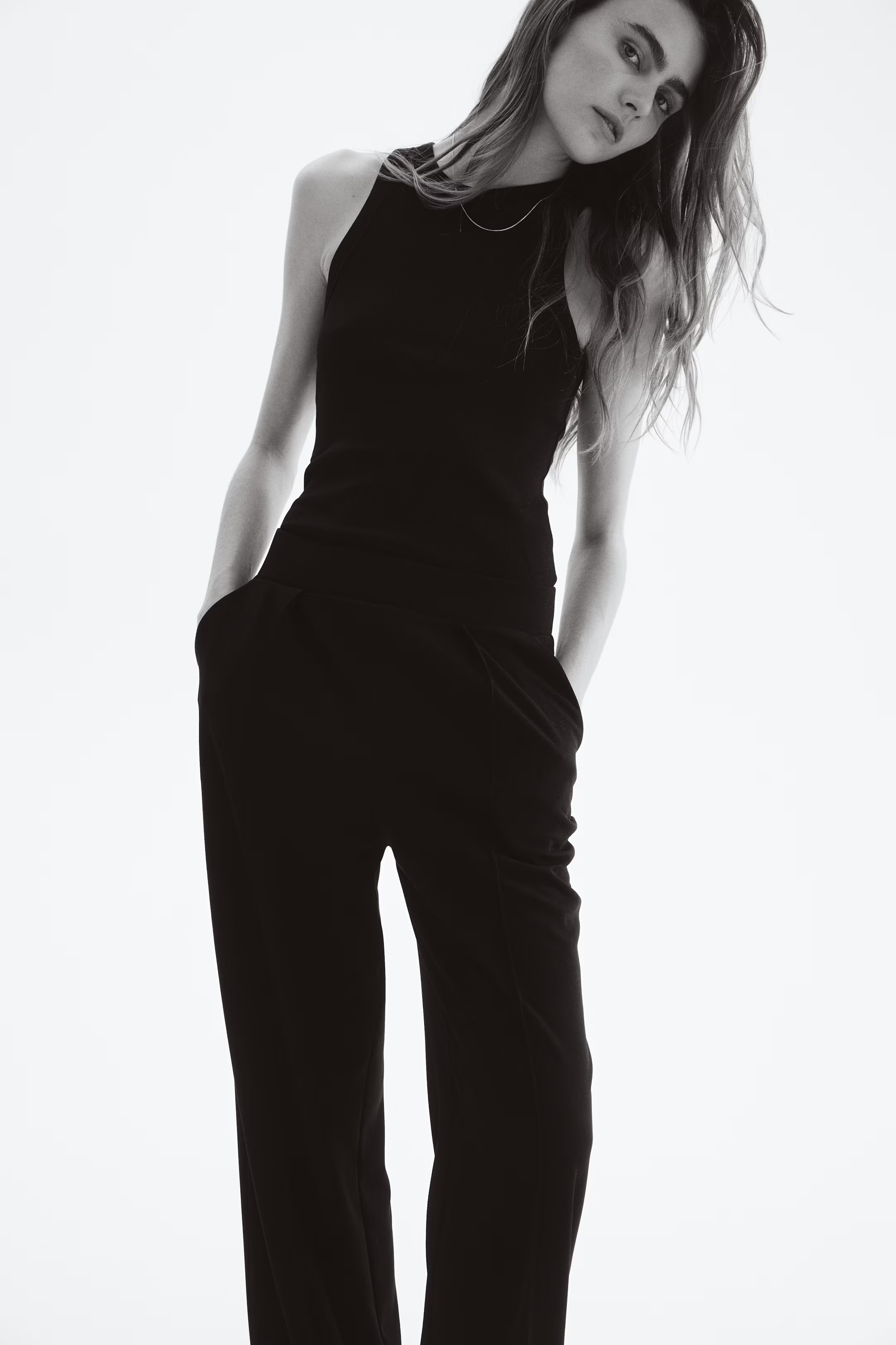 High-waisted tailored trousers - Black - Ladies | H&M GB | H&M (UK, MY, IN, SG, PH, TW, HK)
