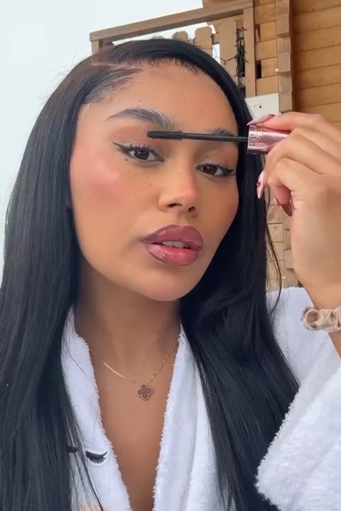 Snow girl make up ❄️💋

#LTKbeauty #LTKwinter #LTKuk