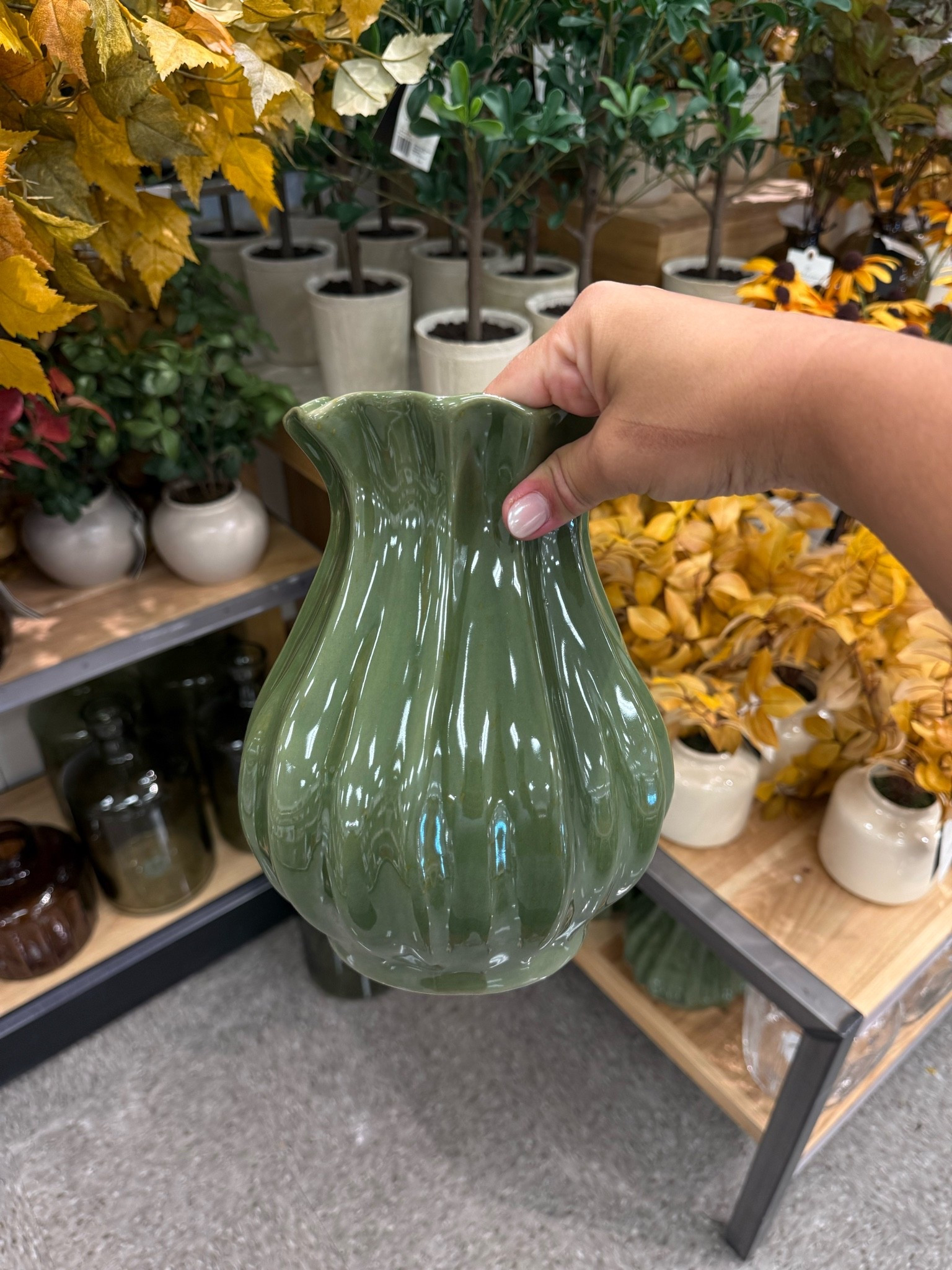 One of my favorite vases now comes in this beautiful green! It came home with me along with these $6 stems I linked below 😍 2 stems were perfect in it! 

Target home decor, fall decor, fall stems

#LTKHome #LTKSeasonal