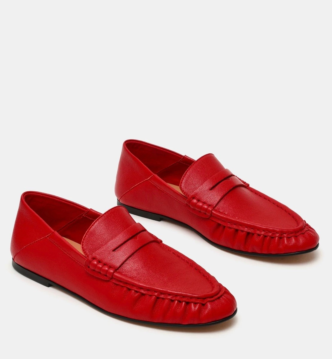 Steve Madden Red Loafers 
.
.
#loaferstyle 