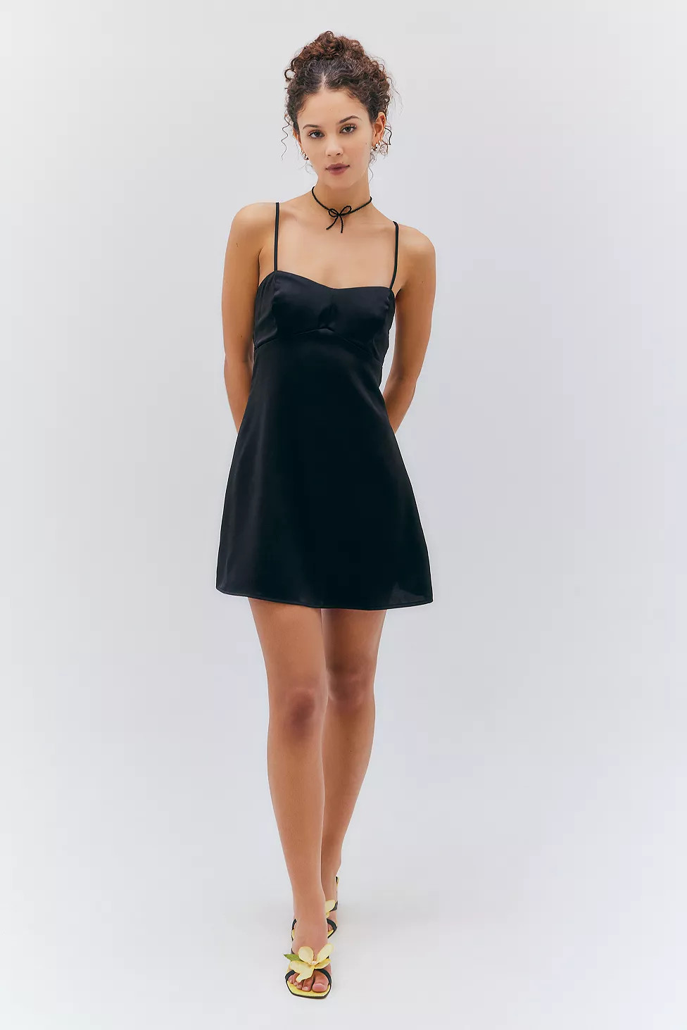Light Before Dark Bella Bow Tie-Back Mini Dress | Urban Outfitters (EU)