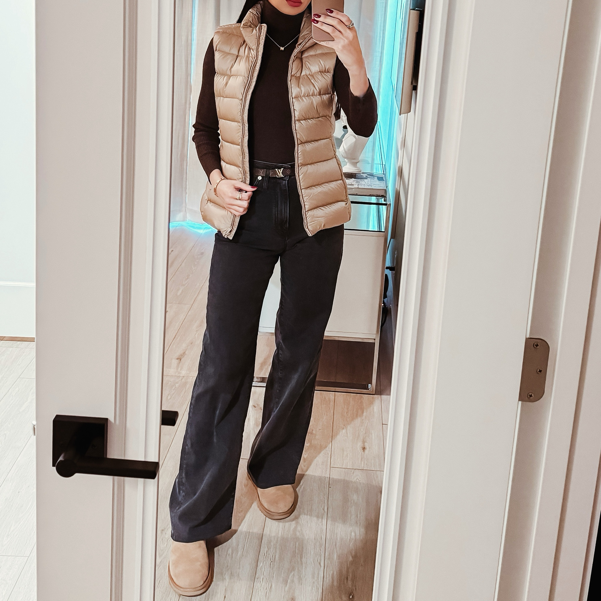 What to wear on a casual weekend?

Well, it's Ugg season! Pair your Uggs with a warm wool turtleneck, beige vest, and wide-leg jeans, and you're ready to run your weekend errands. 🍂 

Shop products below to stay warm yet stylish!

Vest size M
Turtleneck size XS
Jeans size 26#LTKHoliday 

#LTKSeasonal #LTKstyletip