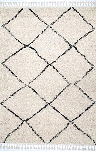 nuLOOM Amelia Moroccan Lattice Tassel Shag Rug, 5' 3" x 7' 7", Off White | Amazon (US)
