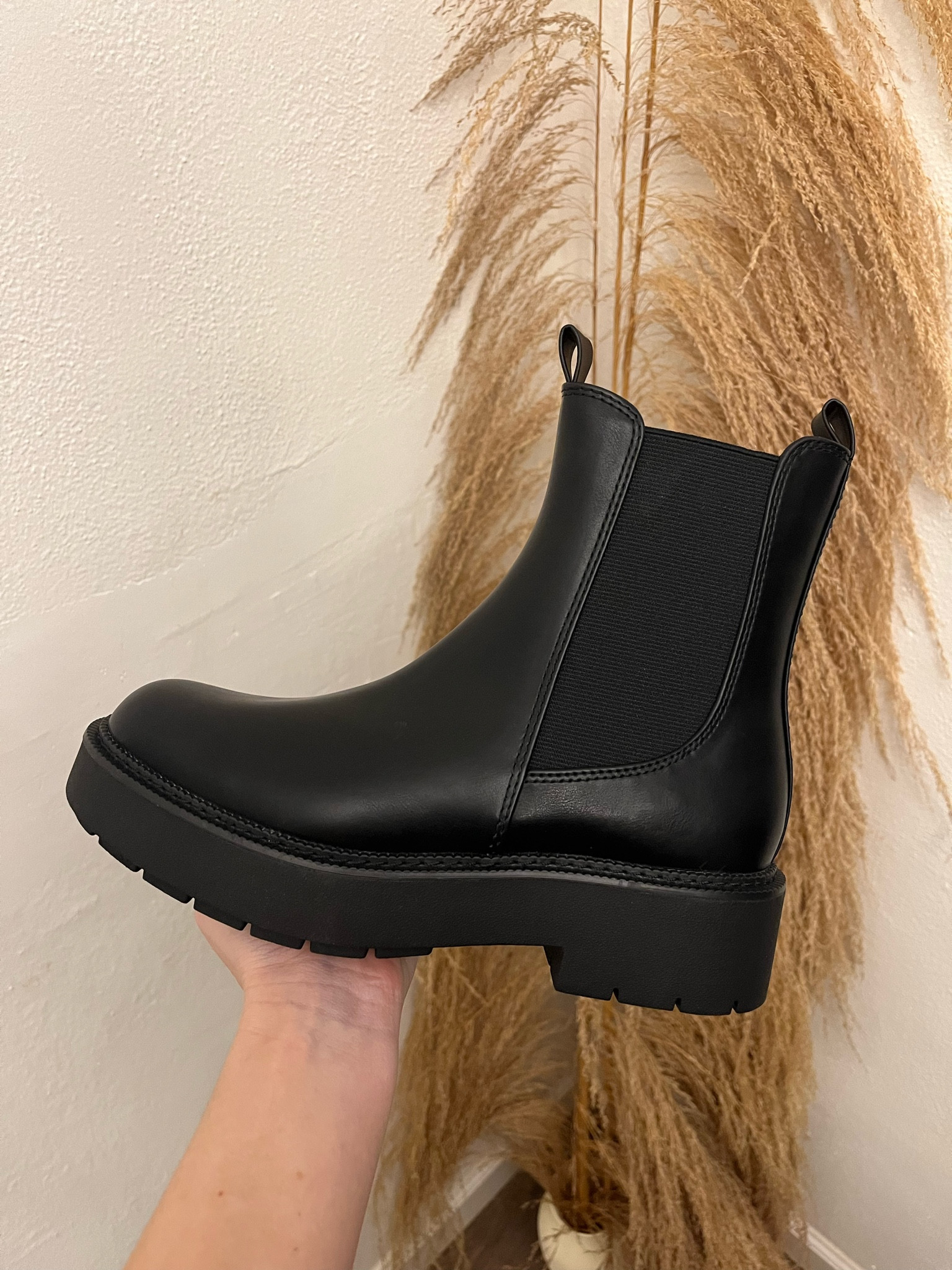 Finally got me a pair of Chelsea boots! Picked these up from Target for $40!

Chelsea boots, slip on boots, ankle boots, combat boots, weather proof boots, snow boots, winter boots, winter style, work boots, work wear, work shoes

#LTKSeasonal #LTKfindsunder50 #LTKshoecrush