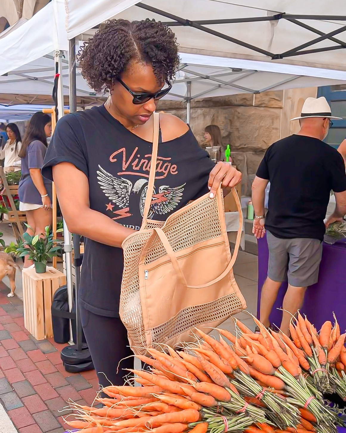 ‼️The bag I like using for the farmers market is under $5 in the mint color and $6 in the orange color for a limited time. Really easy to clean and a nice capacity for all the fresh veggies I love to grab.

#LTKSaleAlert