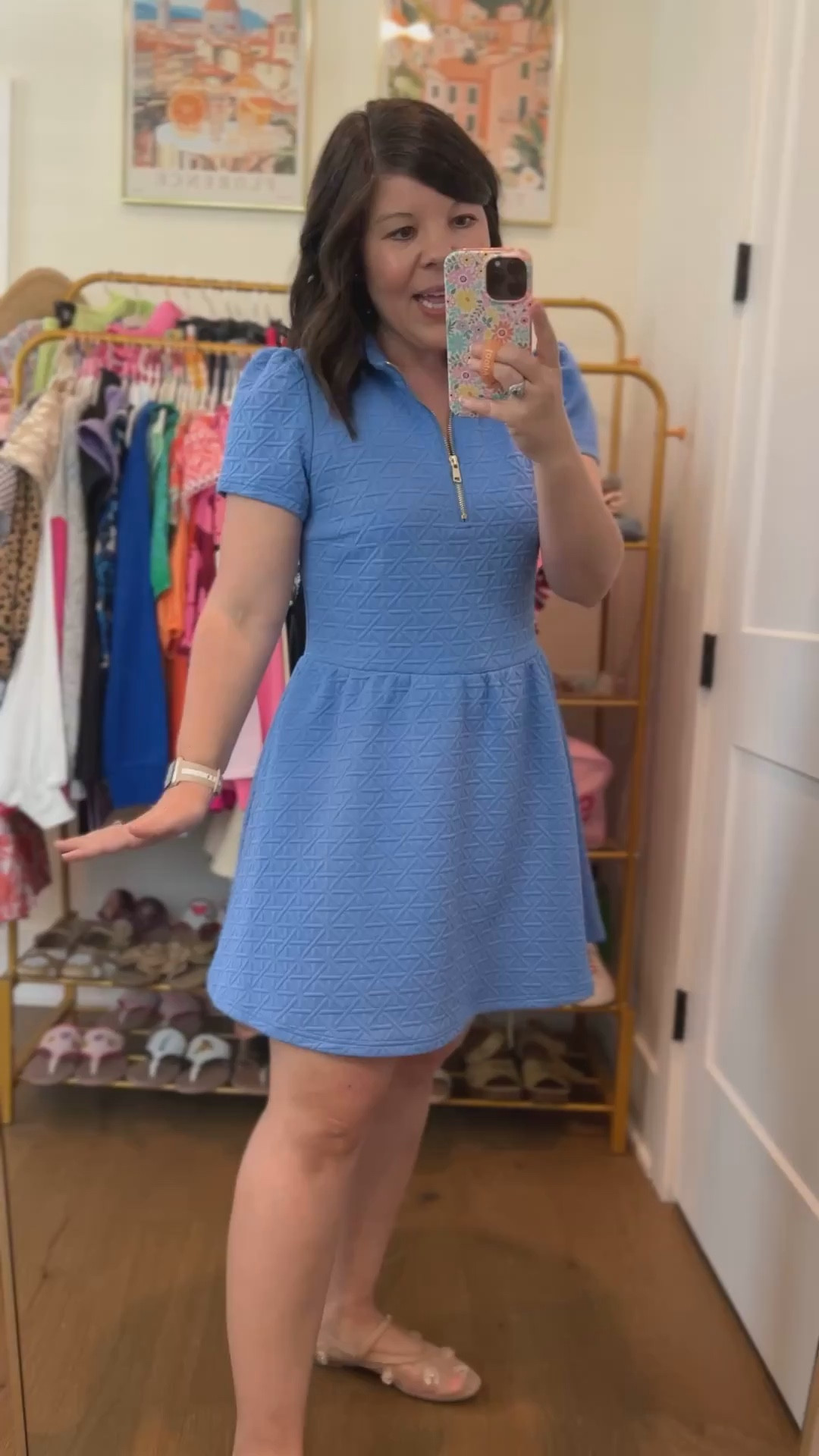 Size small, tts unless busty then I would size up :) 

#LTKWatchNow #LTKSeasonal #LTKFindsUnder100