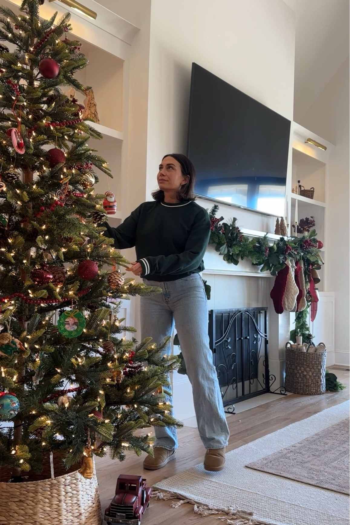 The best tree I’ve ever had and it’s under $300!! Realistic, pre lit, 7.5 feet - not too full or too wide! Absolute perfection!!

#christmastree🎄 #christmastrees #prelitchristmastree #christmastree #christmastreedecorations #christmasdecorideas #christmasdecorations🎄 #amazonhome #amazonfinds

#LTKHome #LTKSeasonal #LTKHoliday