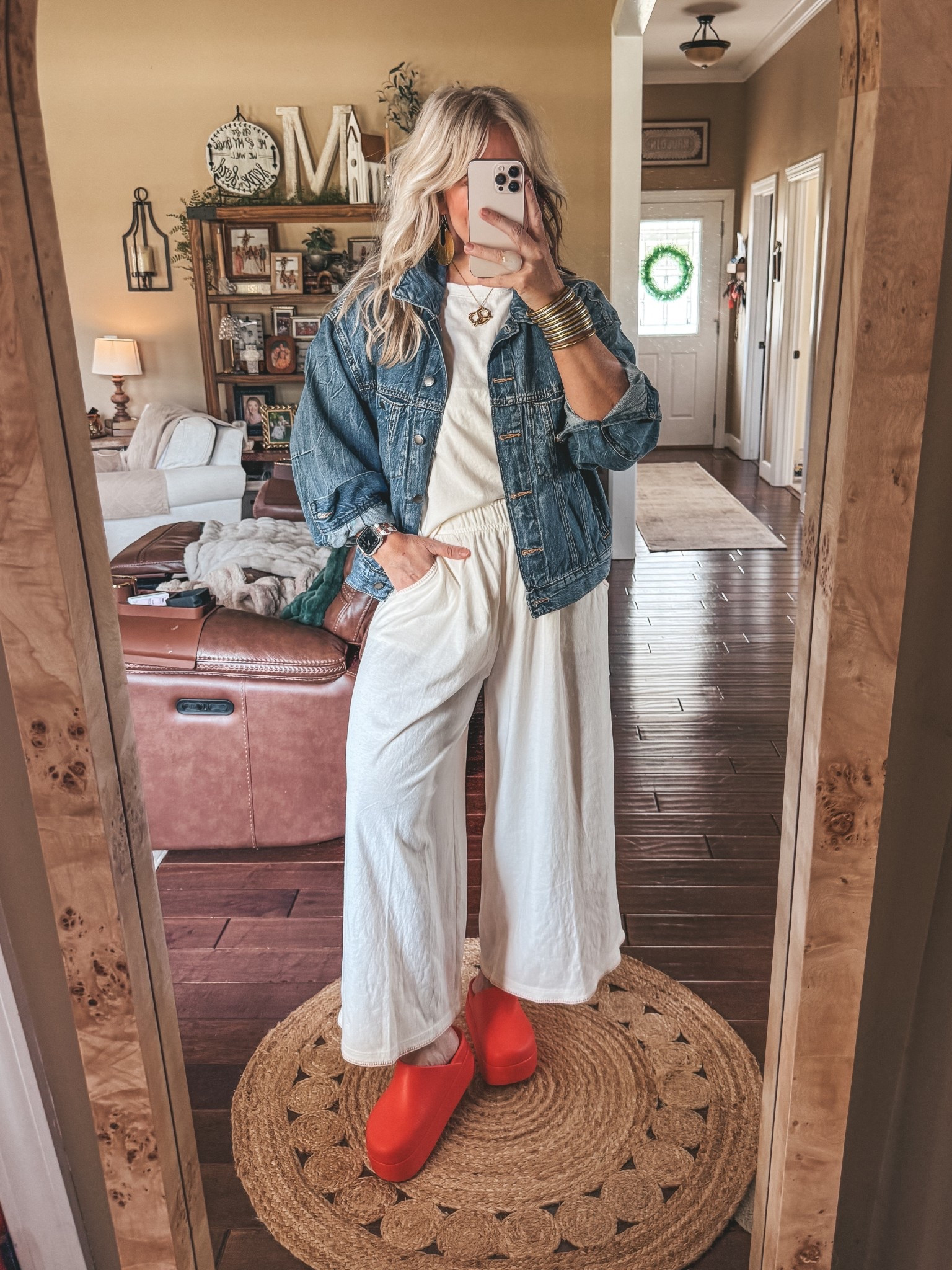 This denim jacket is so good!! 👏🏼👏🏼