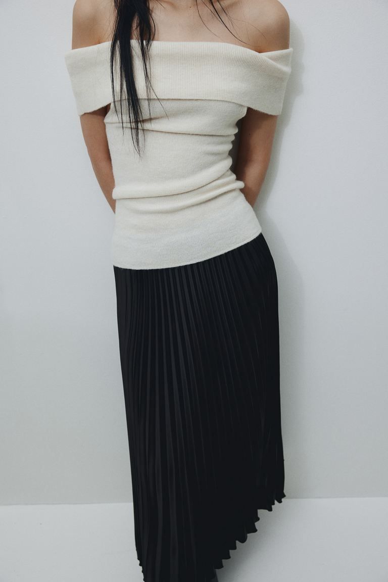 Pleated Midi Skirt - Black - Ladies | H&M US | H&M (US + CA)