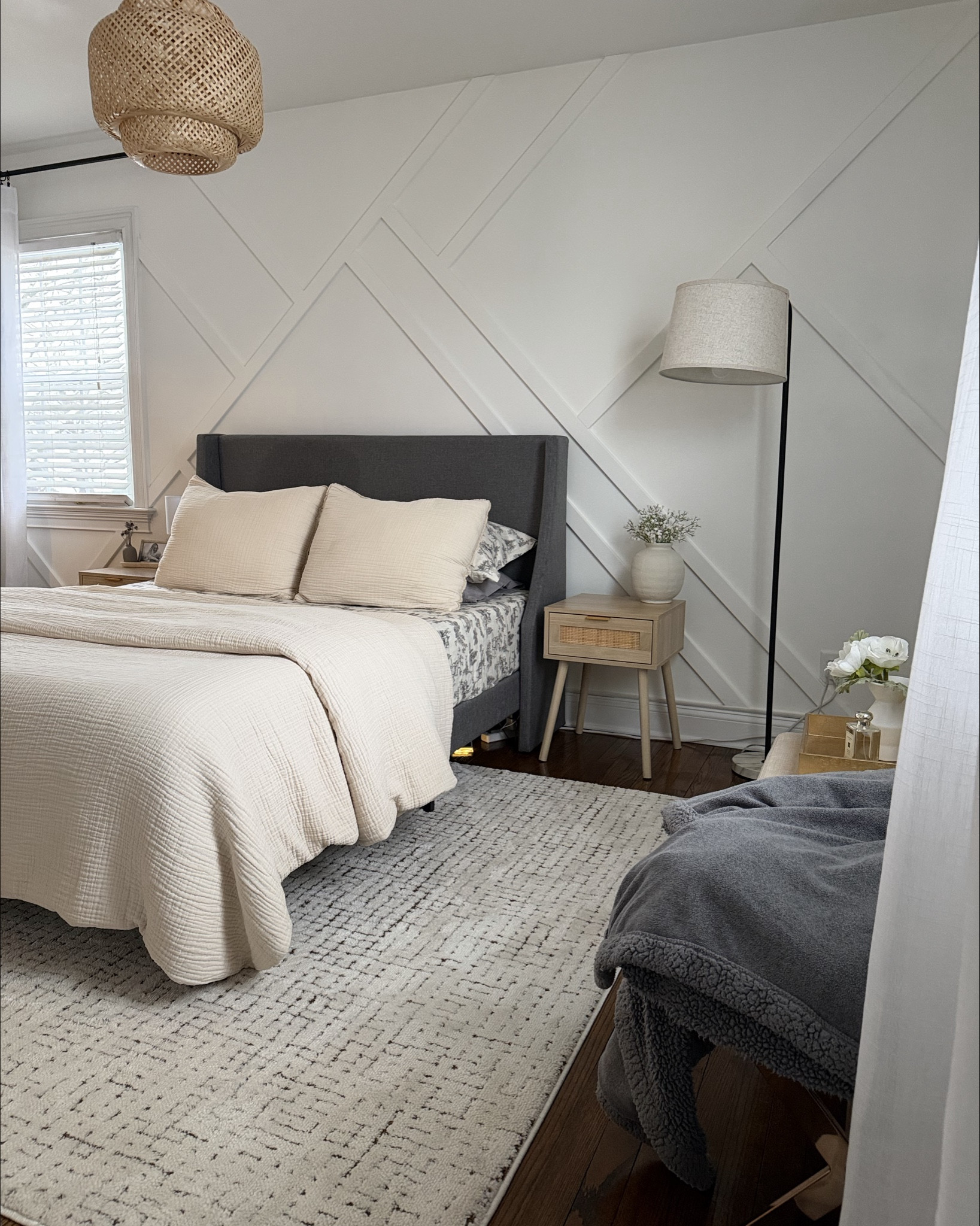 New Rug Alert!🚨 
I’m liking the cream on cream a lot! What do you think?

🚨 All @target bedding is ON SALE!!!


Comforter & Shams are @casaluna

Area Rug details:
Livabliss Freud Area Rug 
6’7” x 9’
   *Queen Size Bed

.
.
neutral bedroom inspo | cream and gray bedroom decor | neutral area rugs | modern bedroom rugs | monochrome primary suite |  small bedroom inspo | organic modern coastal style | neutral coastal minimalist bedroom | valentines decor | winter bedroom refresh #neutralbedding @amazon @amazonhome @allewie @lull 

#LTKSaleAlert #LTKValentine #LTKHome