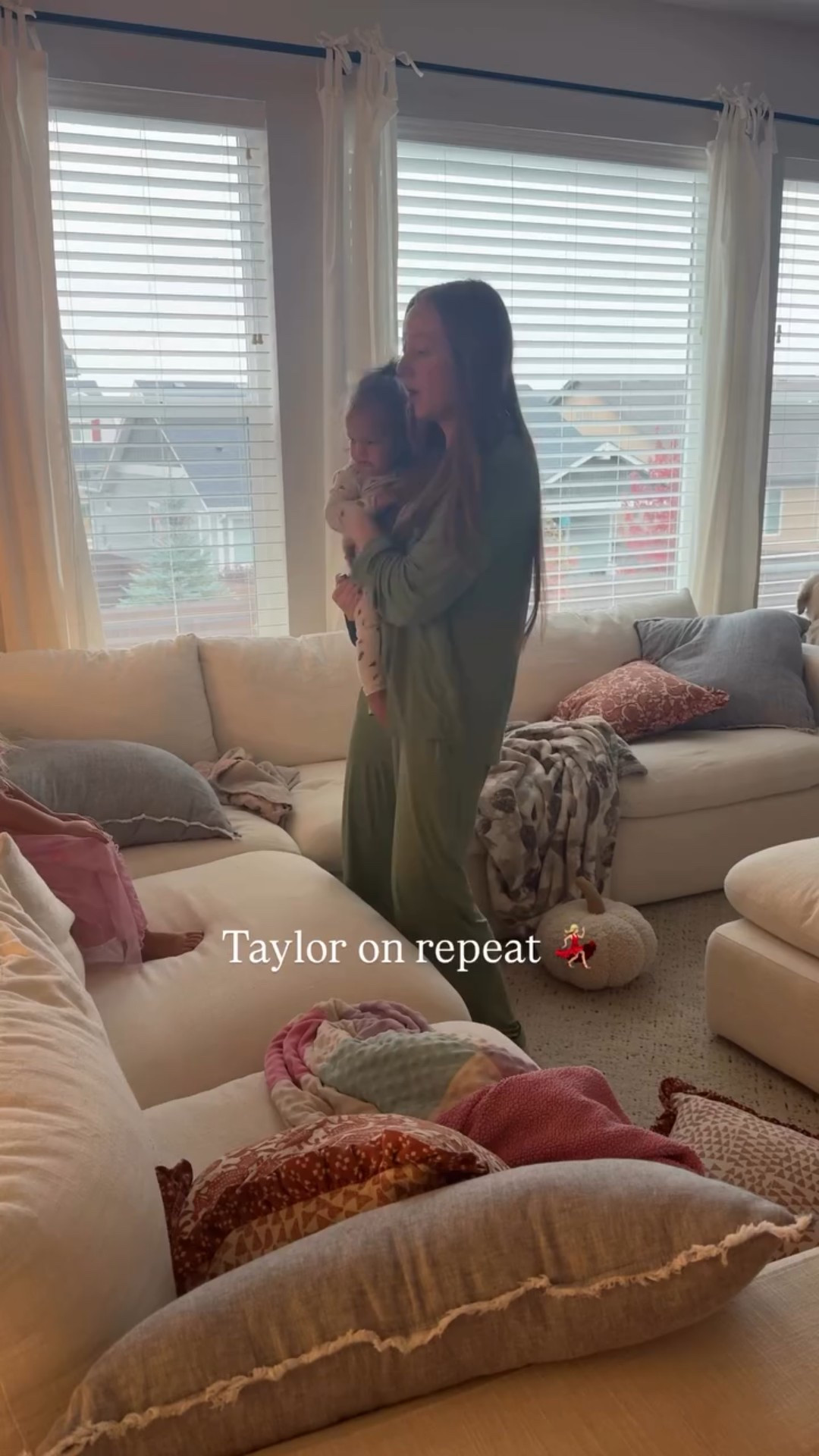 Taylor on repeat this morning💃🏼