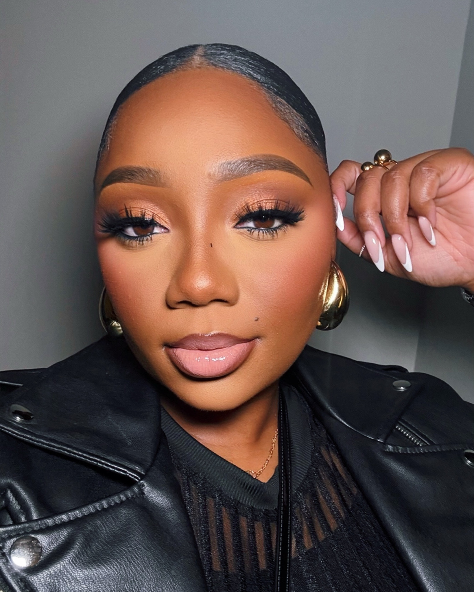 Pretty soft pink lippie 🩷

Liners - Malt & Chai
Lipstick - Pink Sand
Gloss - Soft Pink

#LTKbeauty #LTKspring