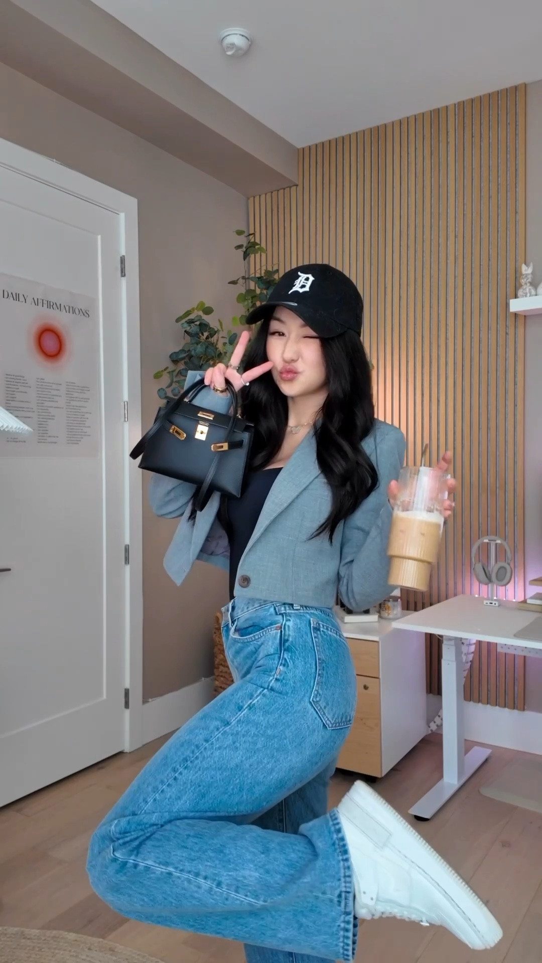 Cropped blazers 🤝 short girls. I love pairing crop blazers with jeans for a more casual look!

#LTKVideo #LTKstyletip #LTKworkwear