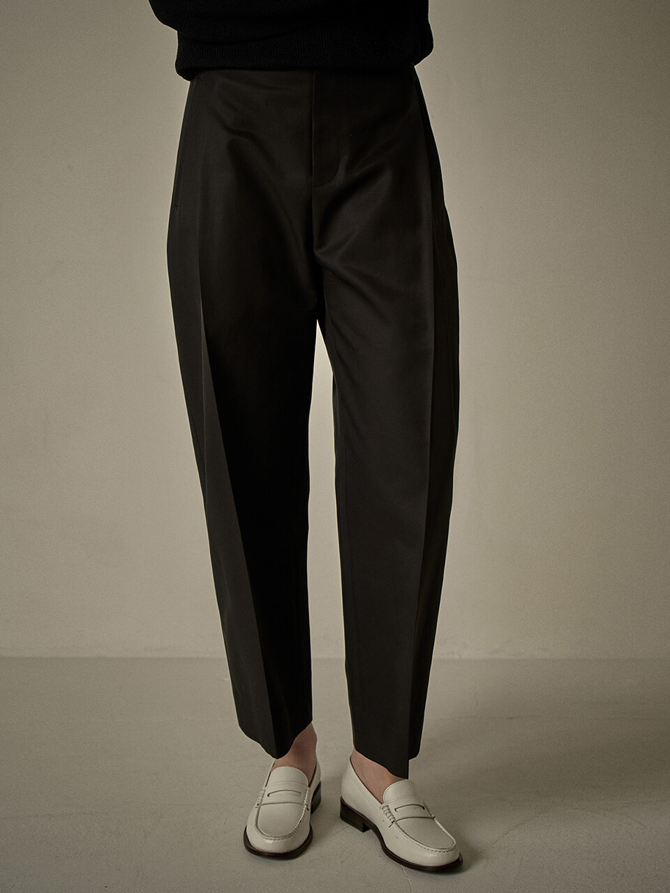 Round Cotton Pants (Black) | W Concept (US)