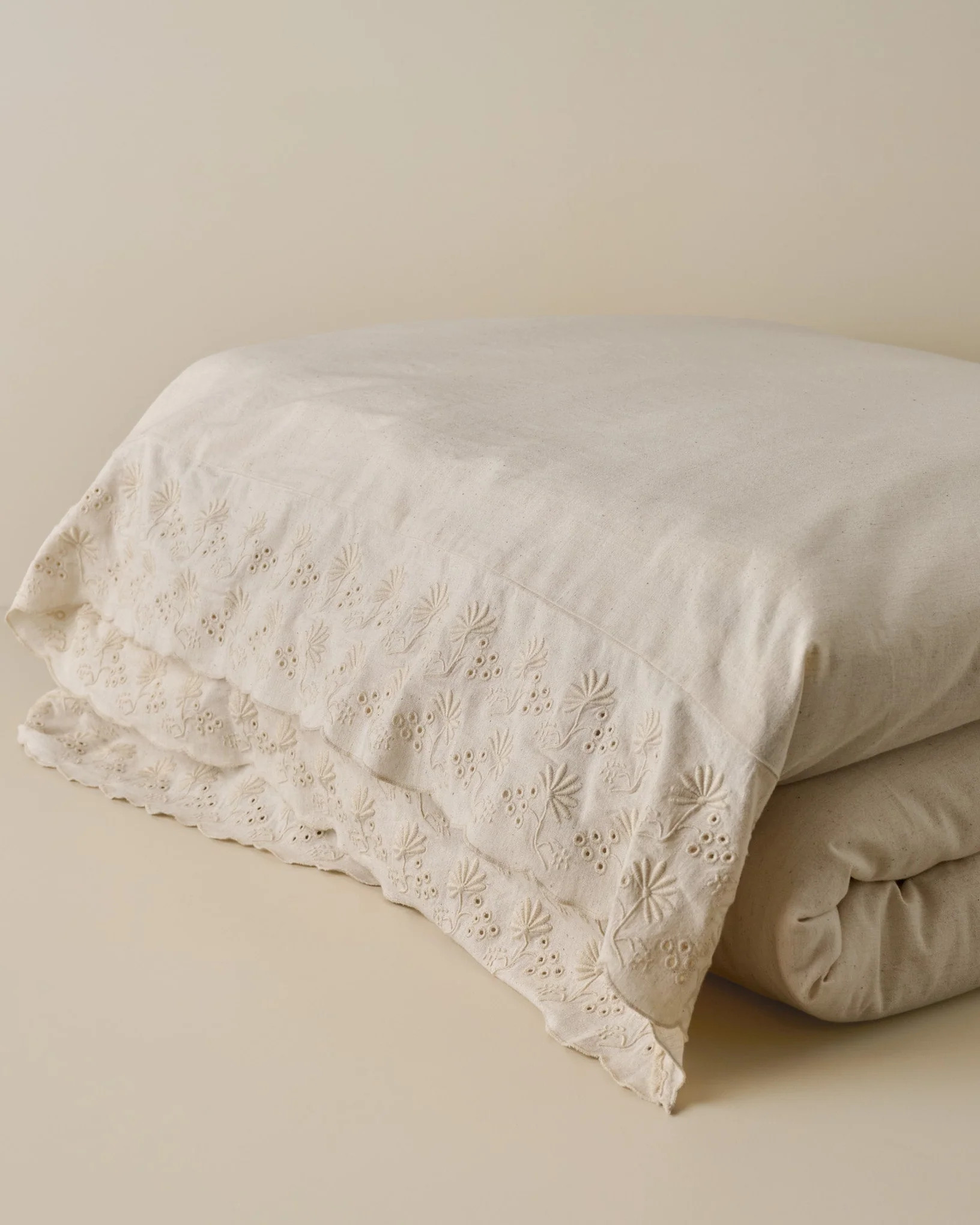 Clara Eyelet Flange Duvet Cover | Magnolia