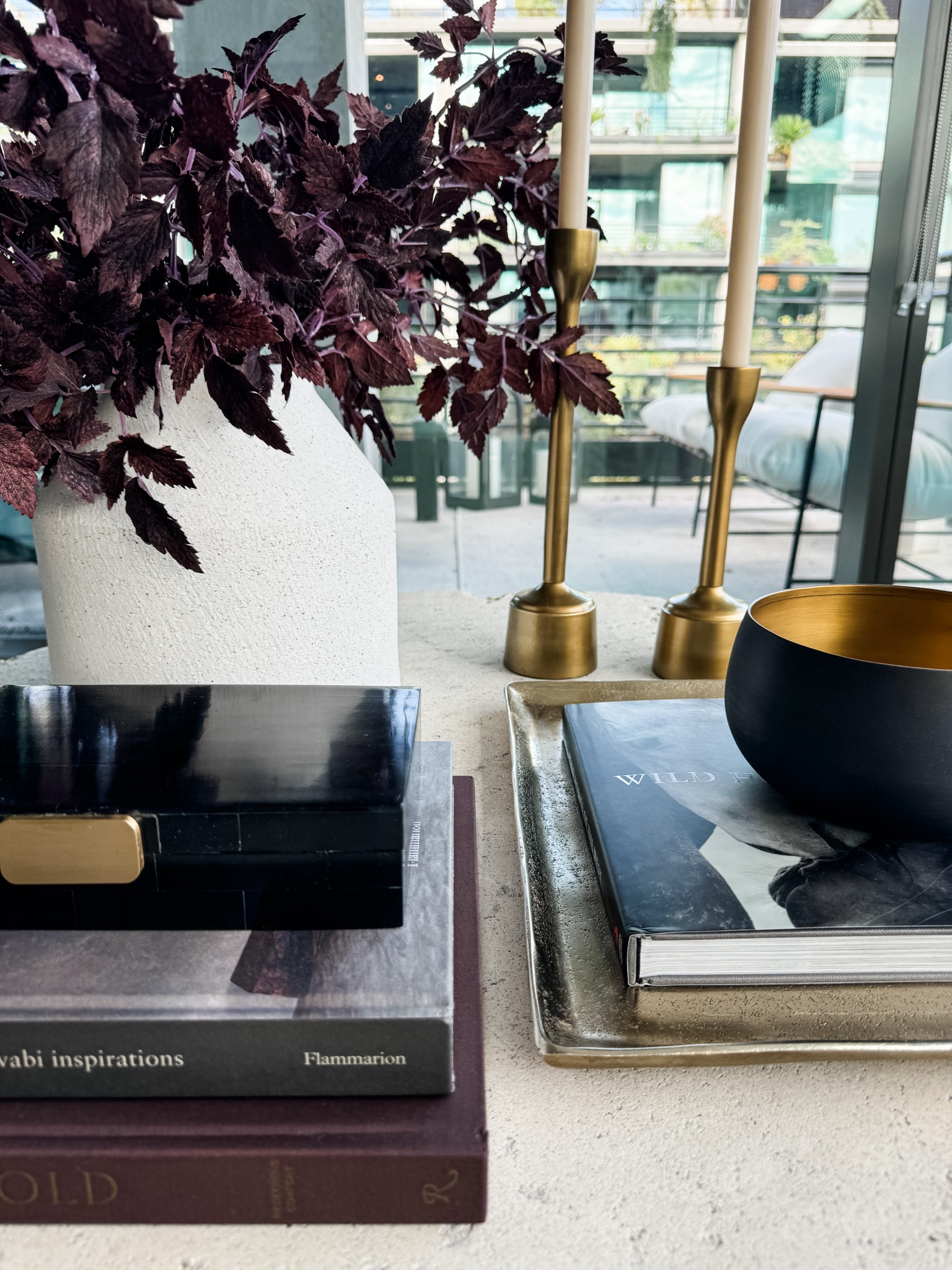 Organic Modern Fall Decor🖤


Coffee table decor, fall leaves, candle holders, coffee table books, decorative box, bone box, taper candles, home styling, fall decor, autumn decor

#LTKHome #LTKStyleTip #LTKSeasonal