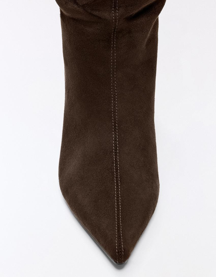 Stiefel mit Kitten-Absatz | Bershka DE