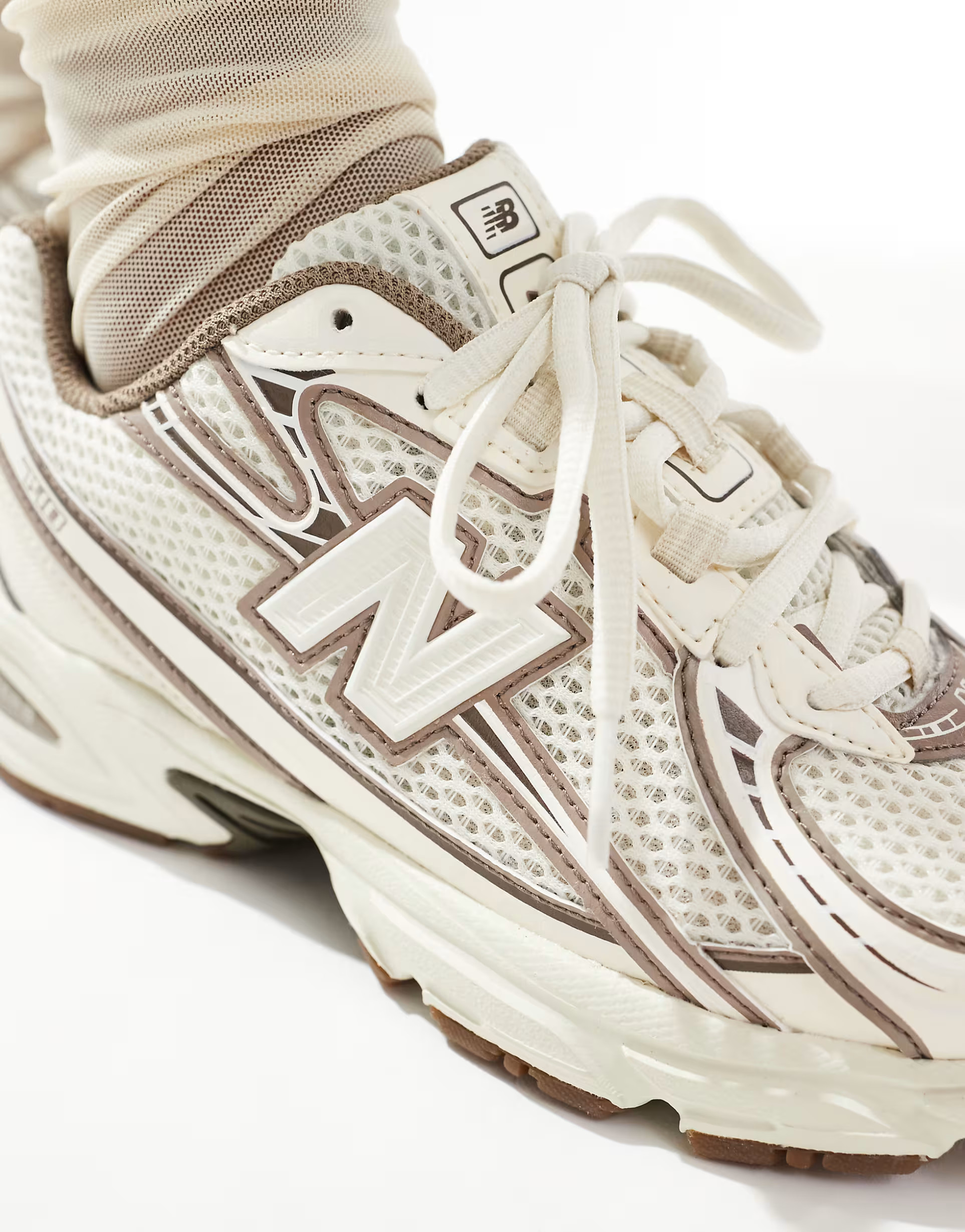New Balance – 740 – Sneaker in Beige und Braun, exklusiv bei ASOS | ASOS | ASOS (Global)