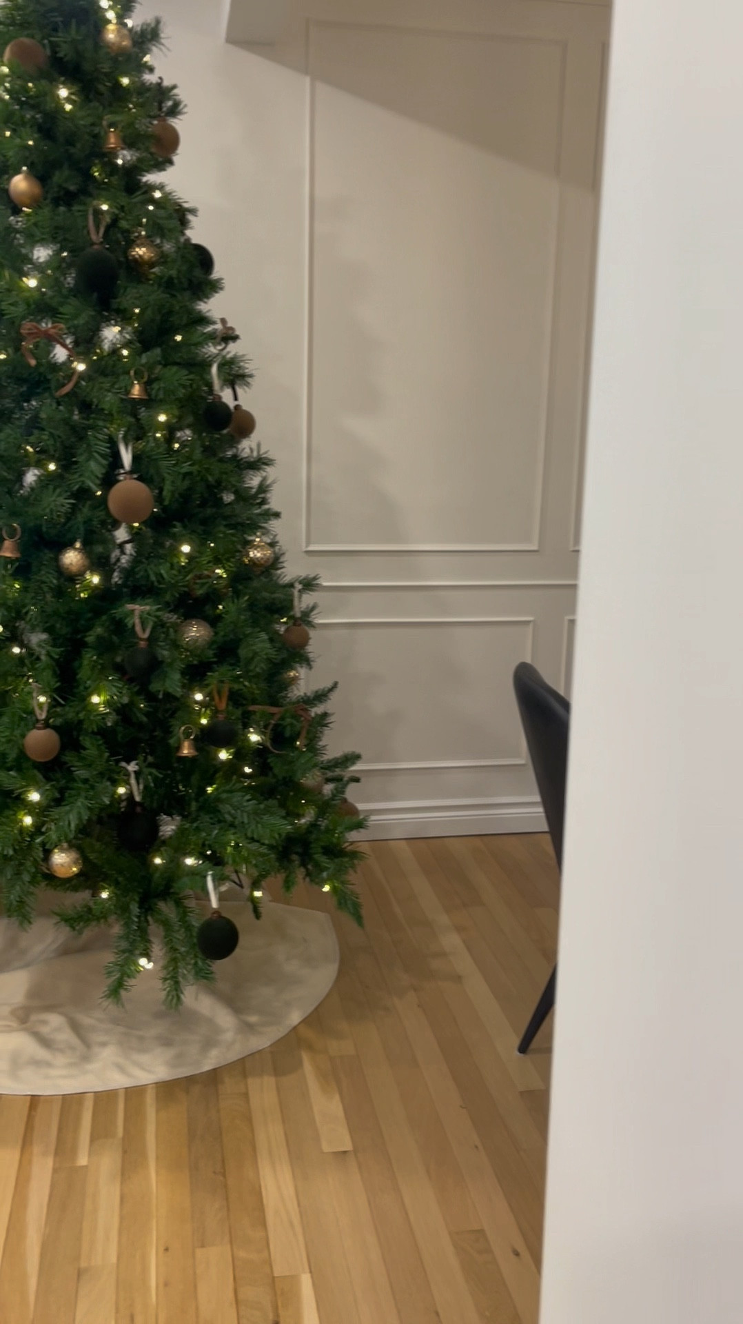  Neutral & Simple Christmas Tree Decor


Christmas tree,  neutral decor, affordable decor, neutral Christmas decorating, hobby lobby, target, studio McGee

#LTKHoliday #LTKSeasonal #LTKHome