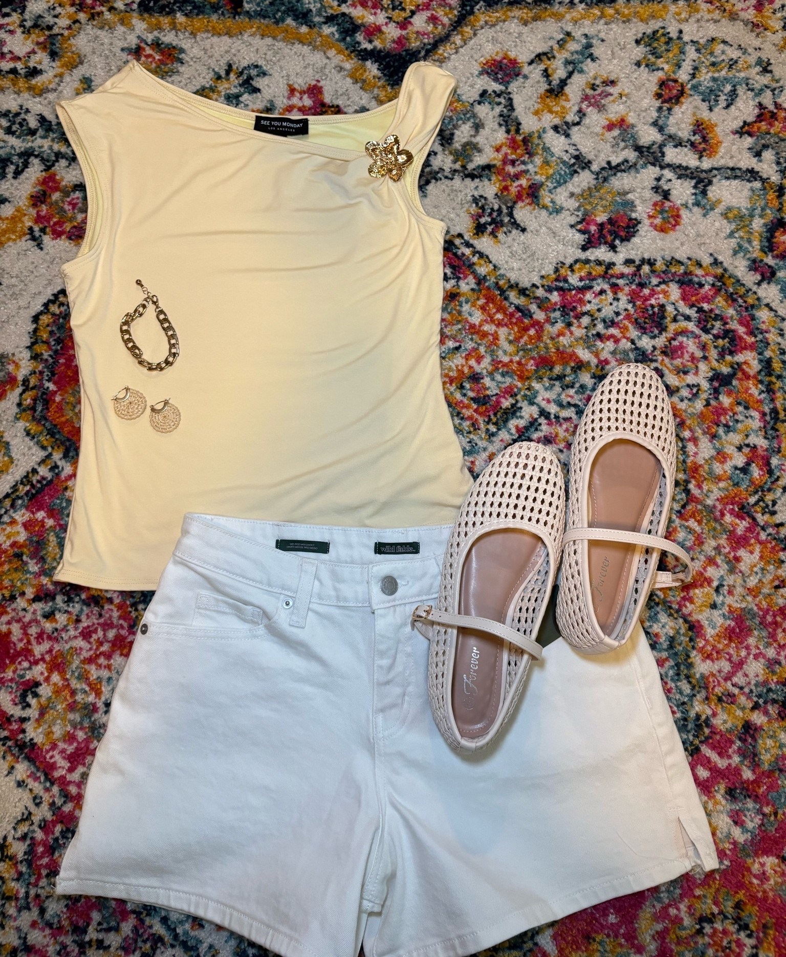 Cute little summer fit 🌼

#target #summer #shorts #butteryellow

#LTKgrwm
