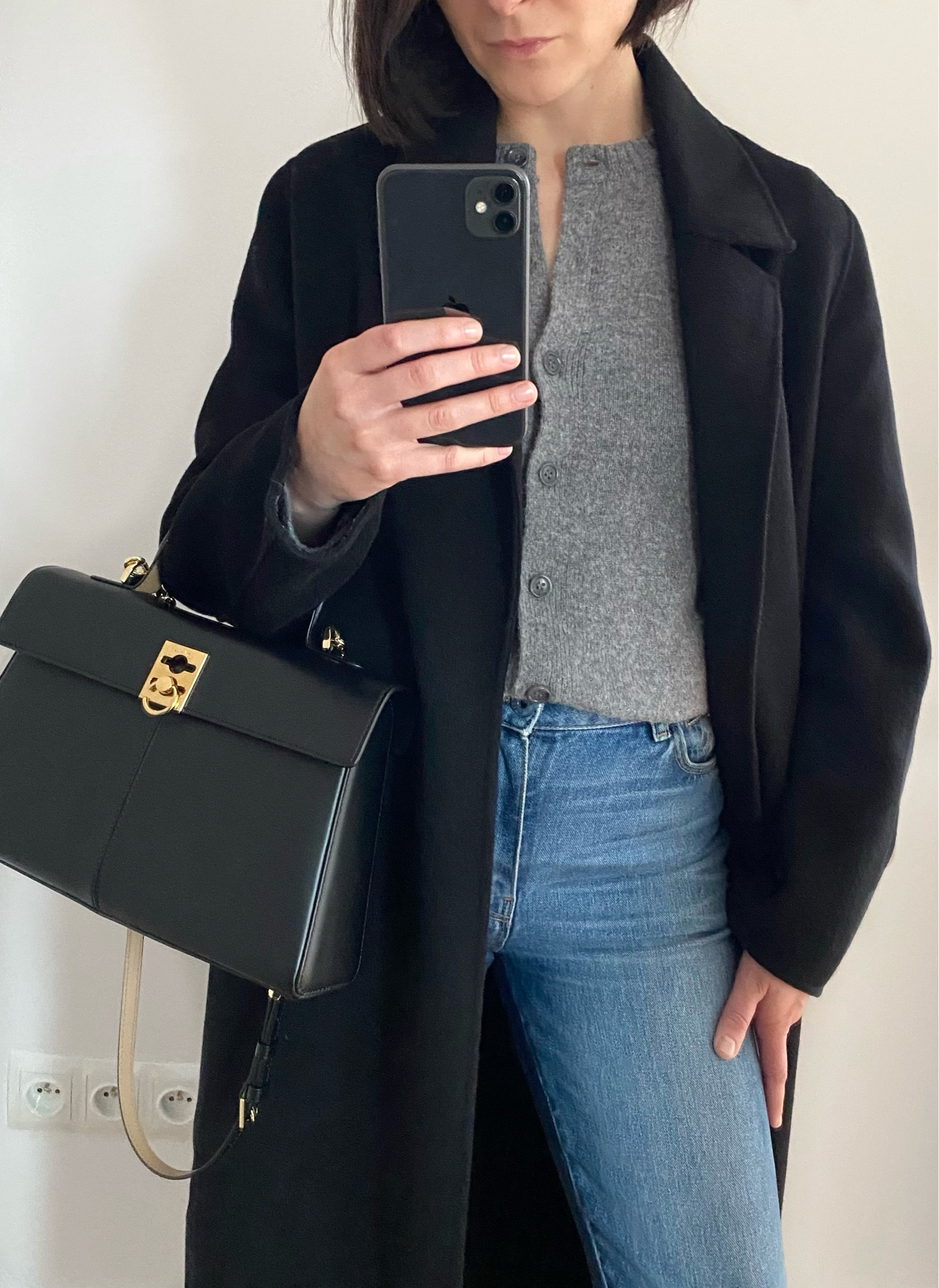 Grey cardigan 

#LTKSeasonal #LTKeurope #LTKstyletip