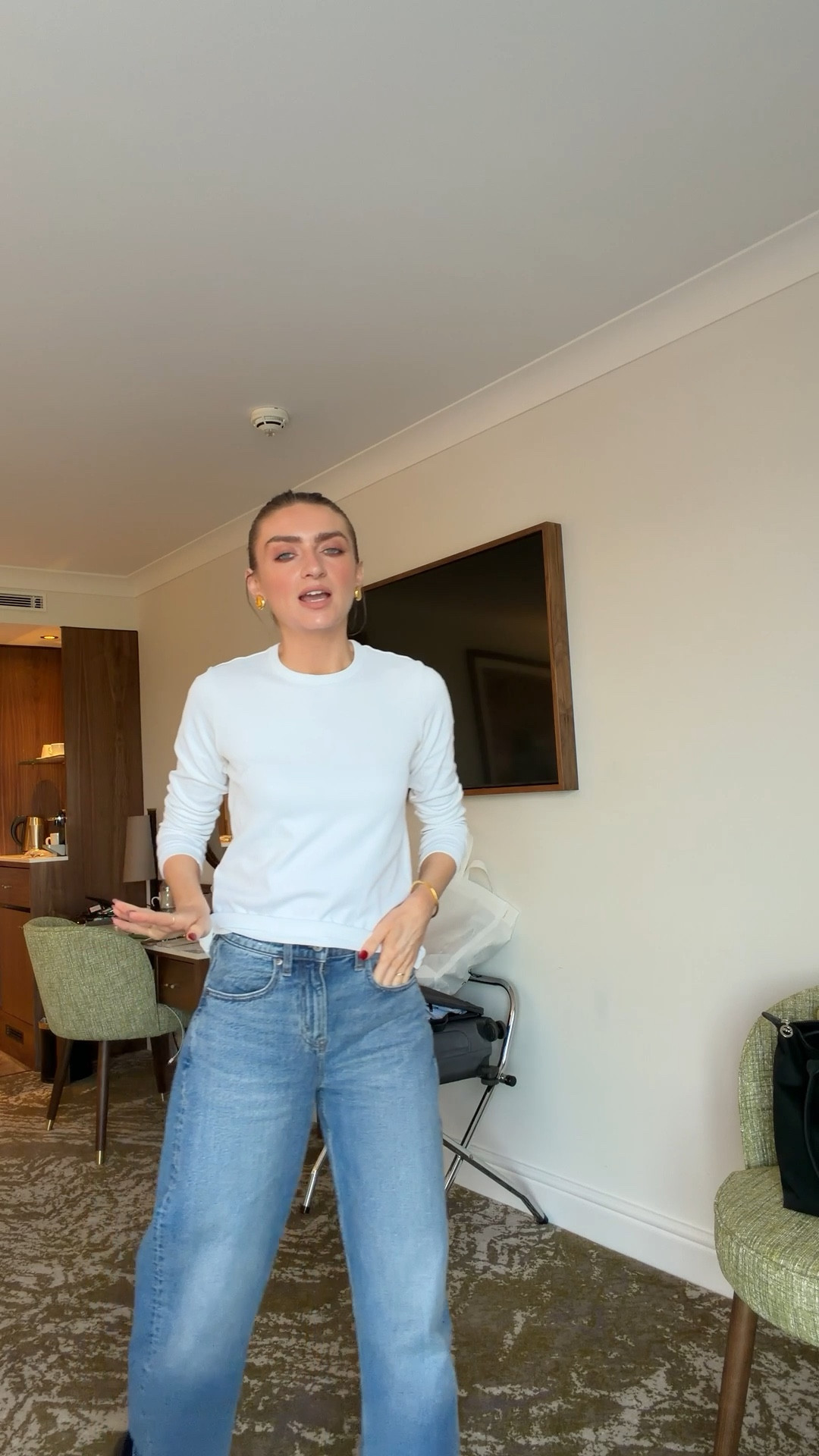 
Casual outfit - hotel breakfast outfit

Small in the Uniqlo long sleeve white t-shirt
25 Long in the Abercrombie barrel leg high rise, I’m 5 ft 6
Birkenstock Eva arizona sandals
