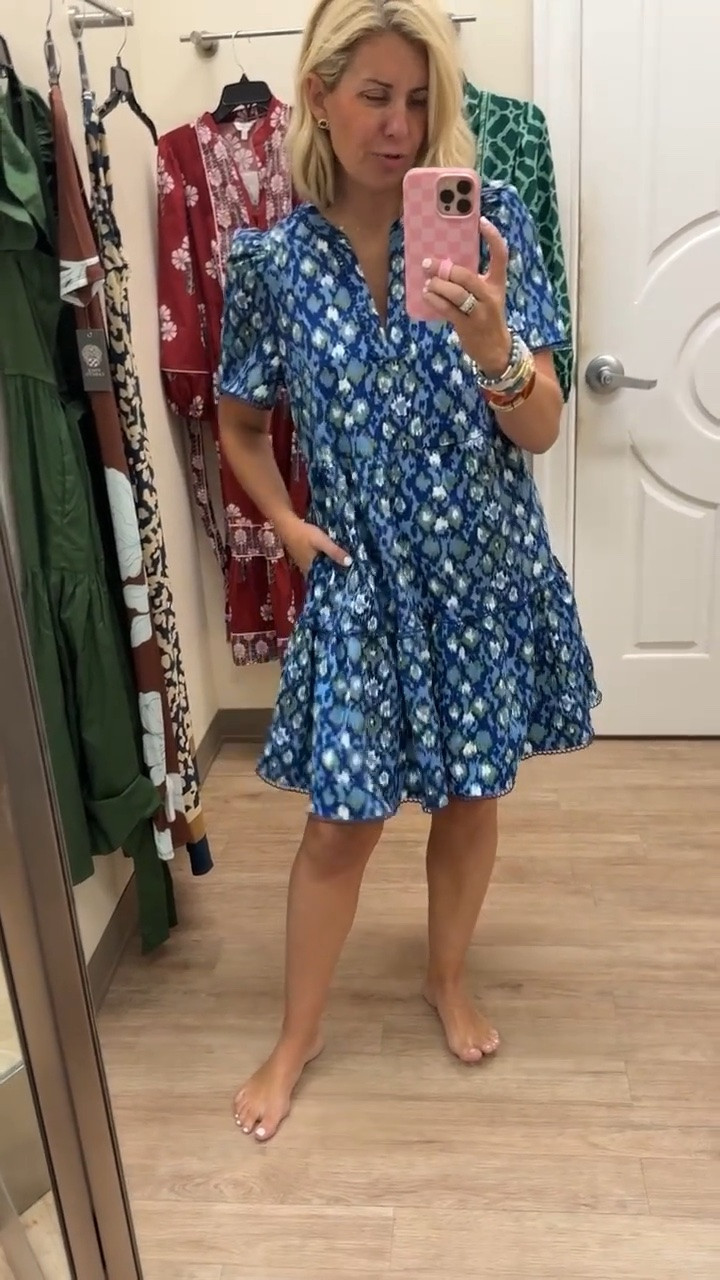 First dress I picked up when I walked in. Love the colors and it’s 50% off! I’m in a small.

#LTKdayinmylife #LTKootd #LTKmomlife