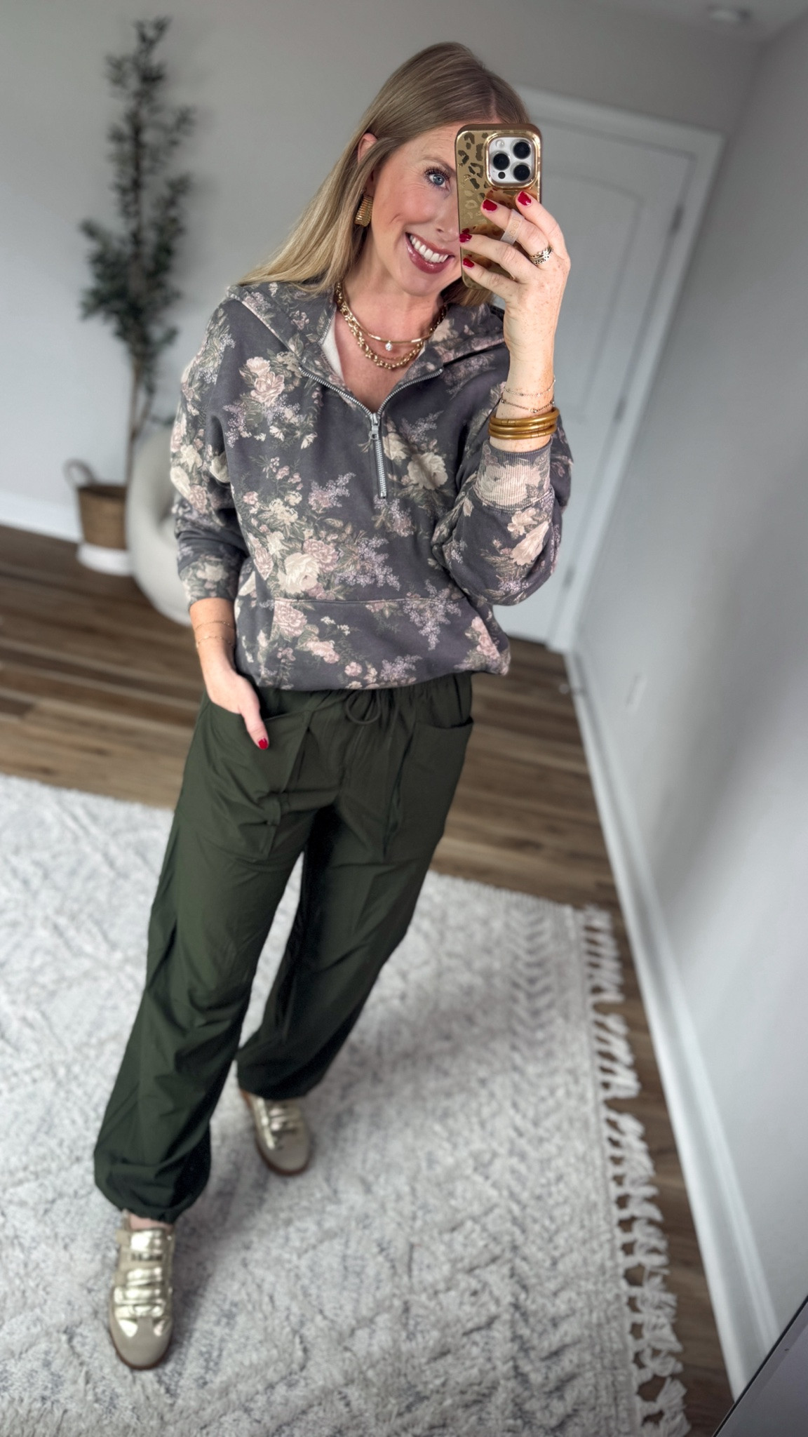 Weekend Walmart Wins try-on
Floral quarter zip pullover- men’s small, runs oversized! Can size down
Front pocket sweats- small

#LTKootd