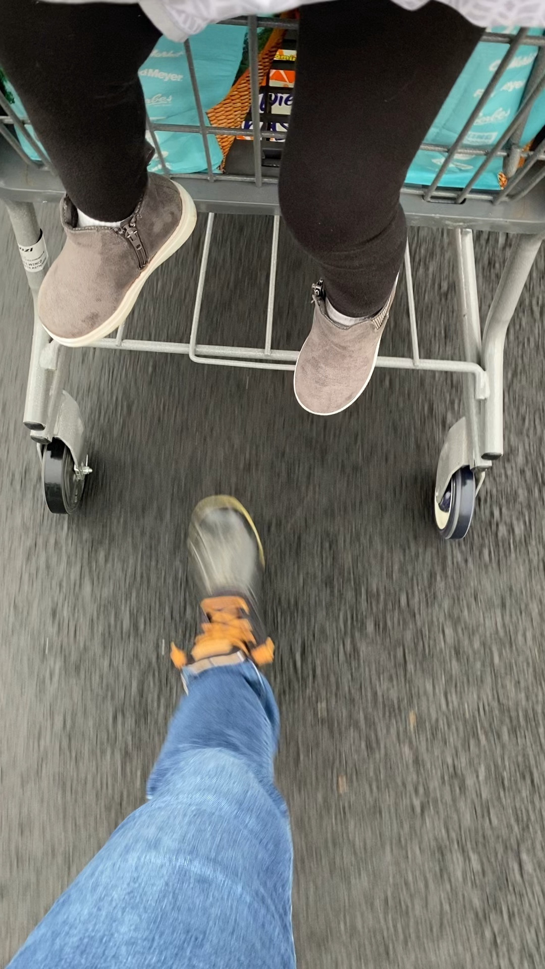 Just over here living in my Sperry duck boots Sept-May. You’ll find me in them for running errands, going on adventures with family and when shooting outdoor photography sessions. Basically anytime I leave the house. 🤣🫶🏻

#LTKfindsunder50 #LTKworkwear #LTKstyletip