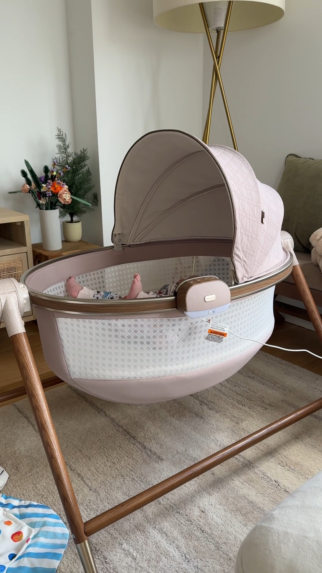 Maxi Cosi bassinet 

#LTKBaby