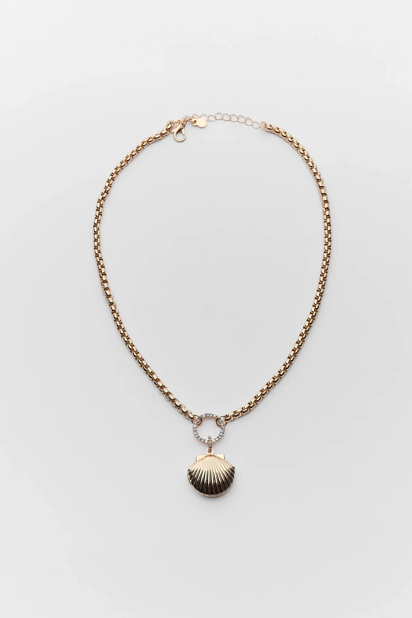 Piper Gold Shell Charm Necklace | Avara