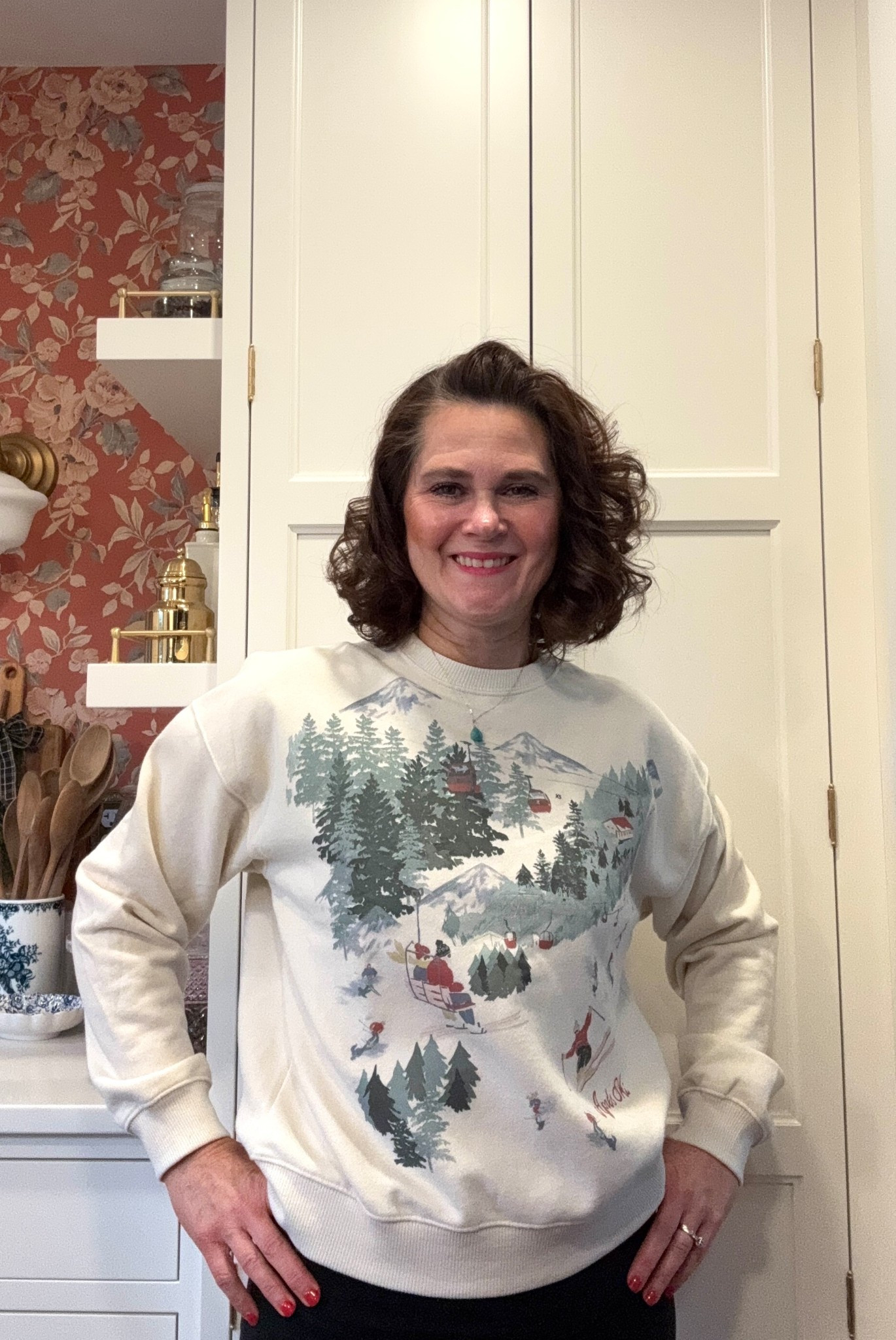 American Eagle Graphic Sweatshirt
Ski Lodge

#LTKGiftGuide #LTKFindsUnder50 #LTKHoliday