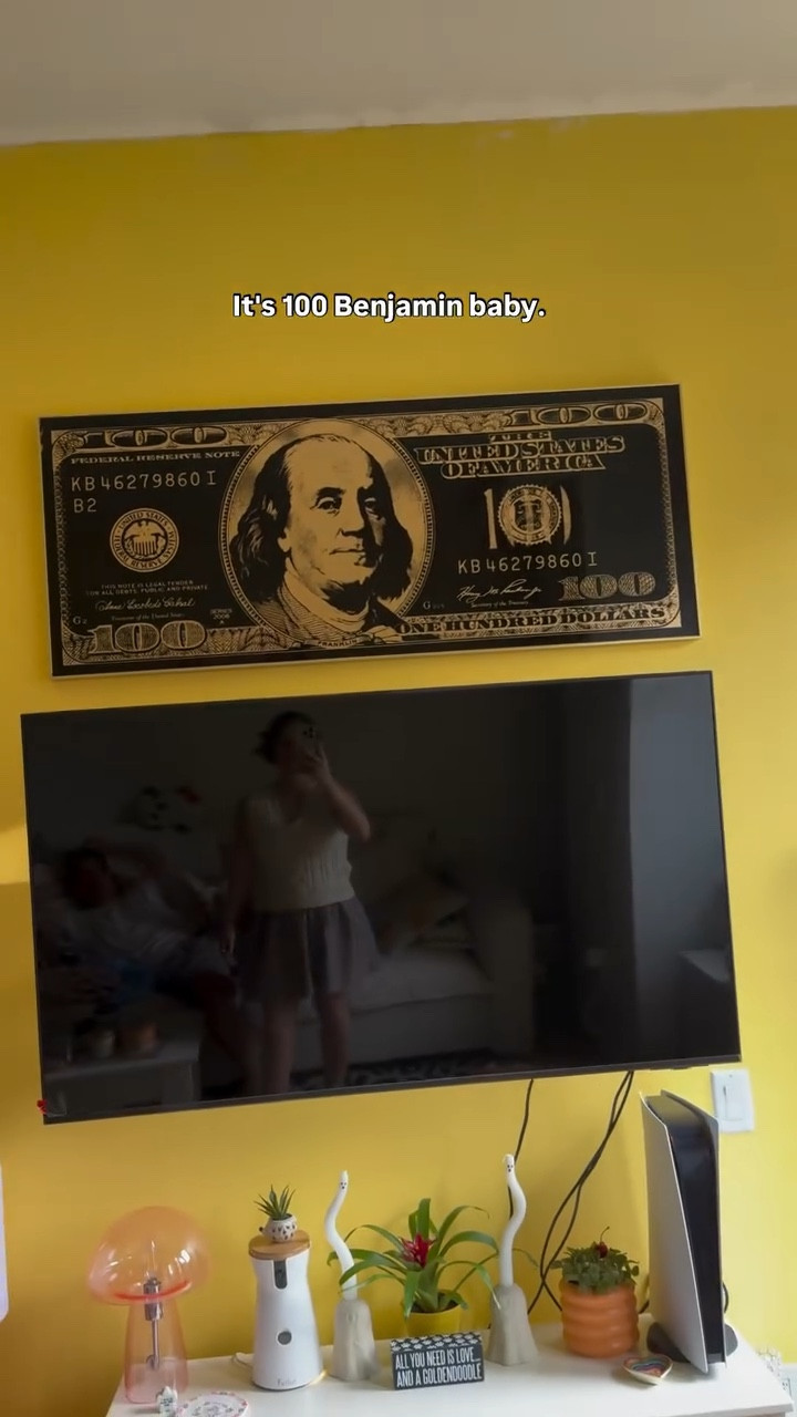 Big Ben! 💸💰🤑

#maximalism #maximalistdecor #homegoods #100 #cash