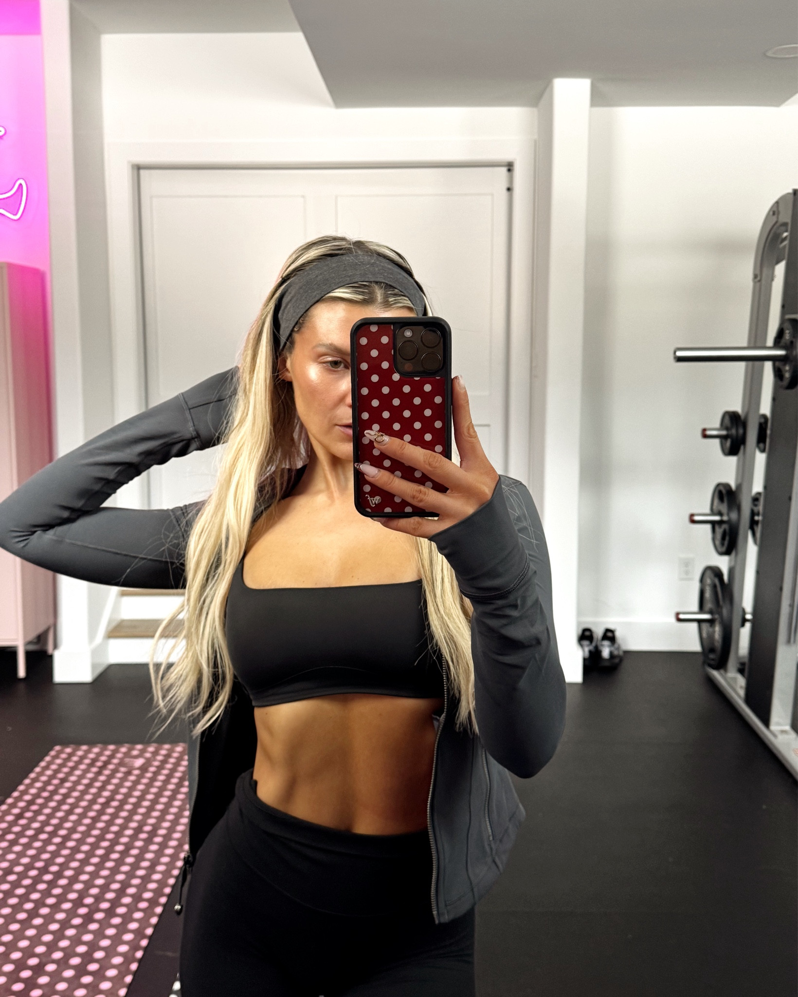 I LOVE this color grey right now for the winter and this jacket with the mesh back?!! So good

#LTKActive #LTKSeasonal #LTKfitnessgoals