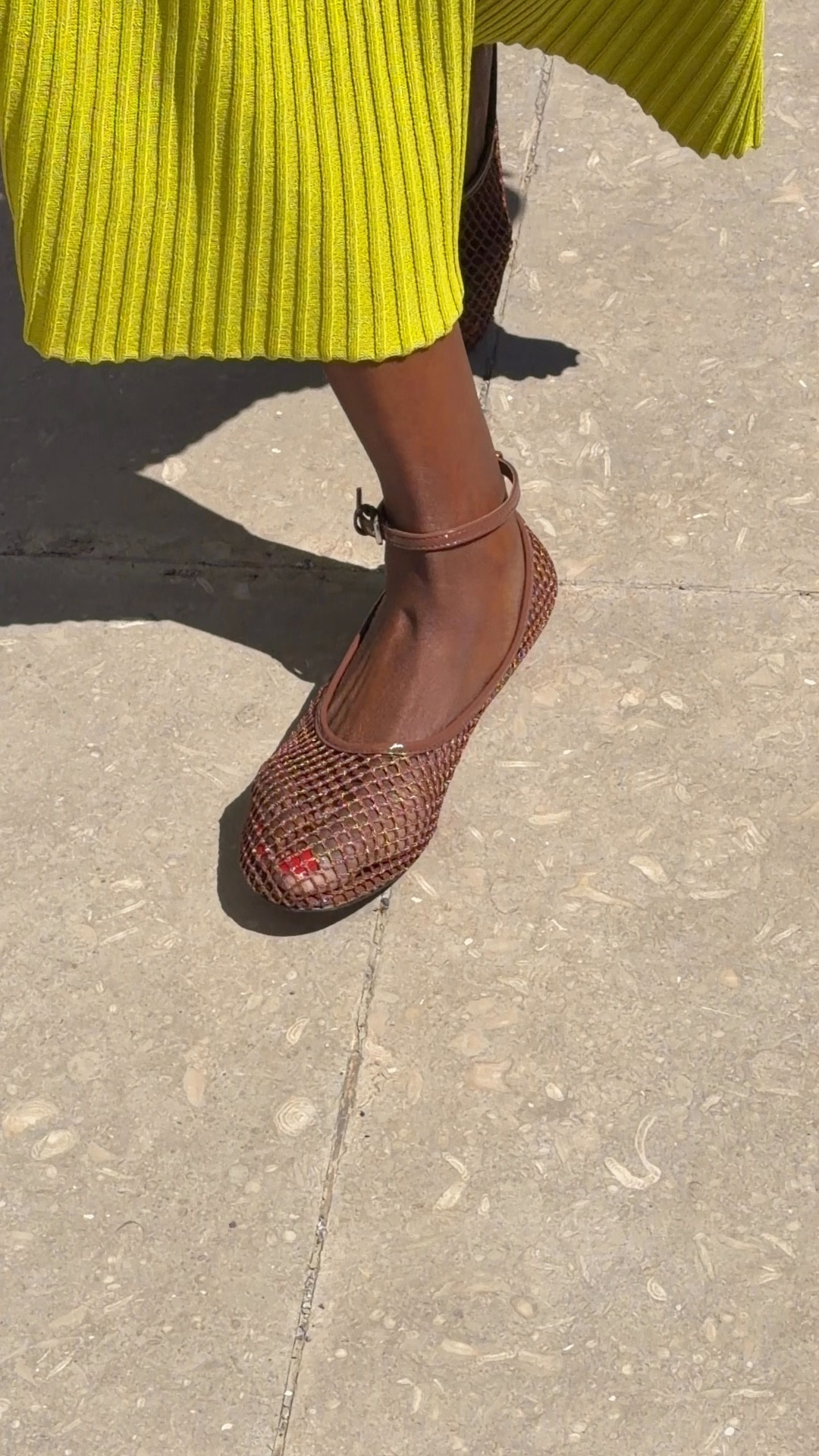 Brown flat shoes: shoe of the day.
Easy chic flat shoes for warm spring days and summer.
Fits true to size, wearing a size 6

#LTKshoes #LTKspring #LTKsummer