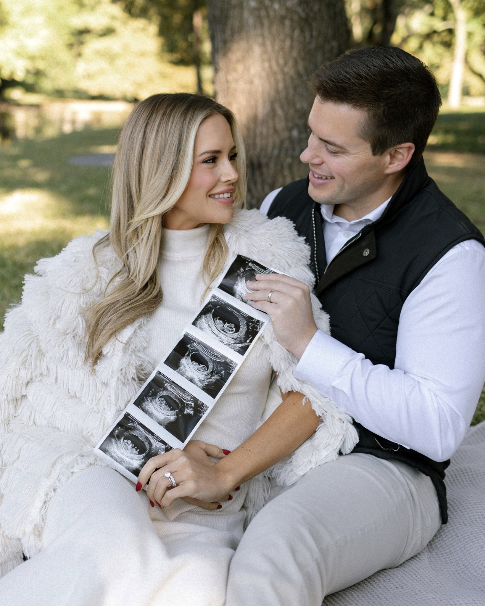 The secret’s out!!!!! 🤗🍼🥰✨

Dress is Zara, but linking similar boots, coat and my new favorite blush from this shoot!

#LTKCyberWeek #LTKootd #LTKBump